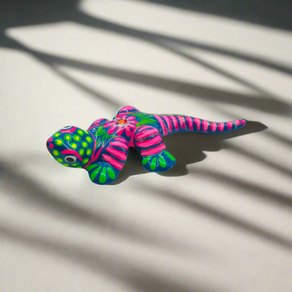 Vibrant Guerrero Gecko Figurine | Hand-Painted Mexican Folk Art