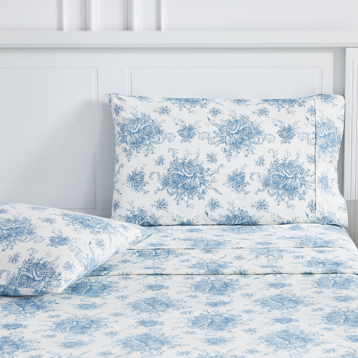 Petit Toile Flannel Sheet Sets