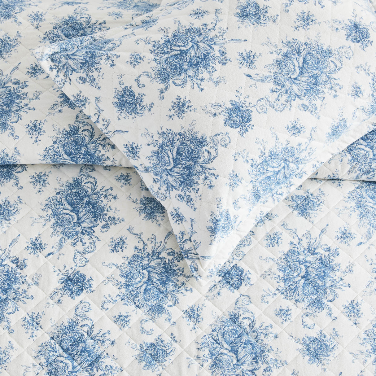 Petit Toile Cotton Flannel Quilt Set
