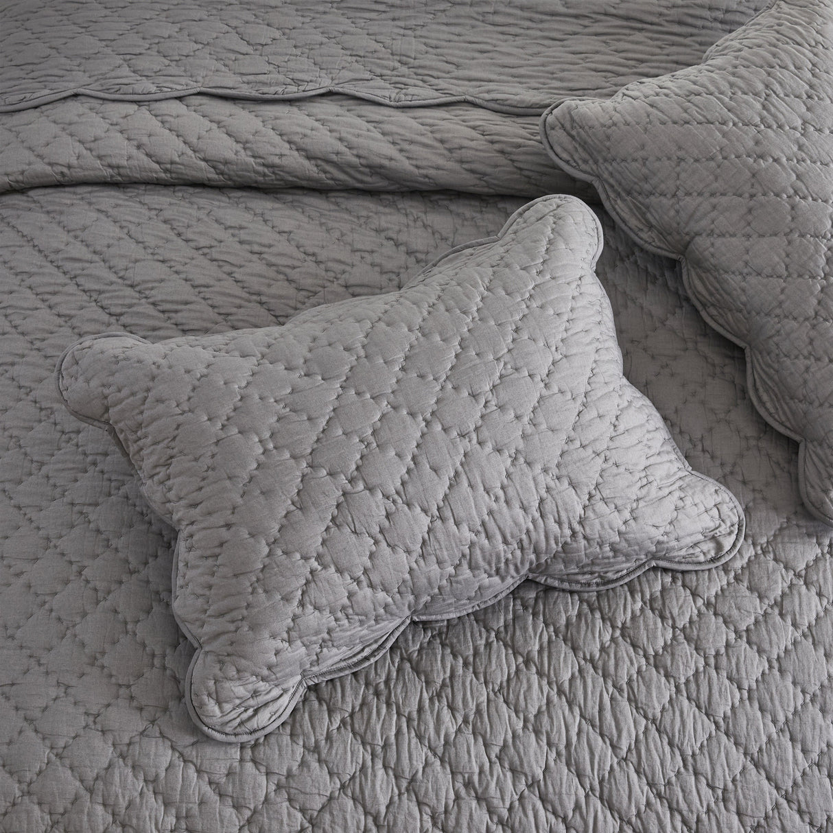 Diamond Scallop Cotton Voile Hand Stitched Quilt Set