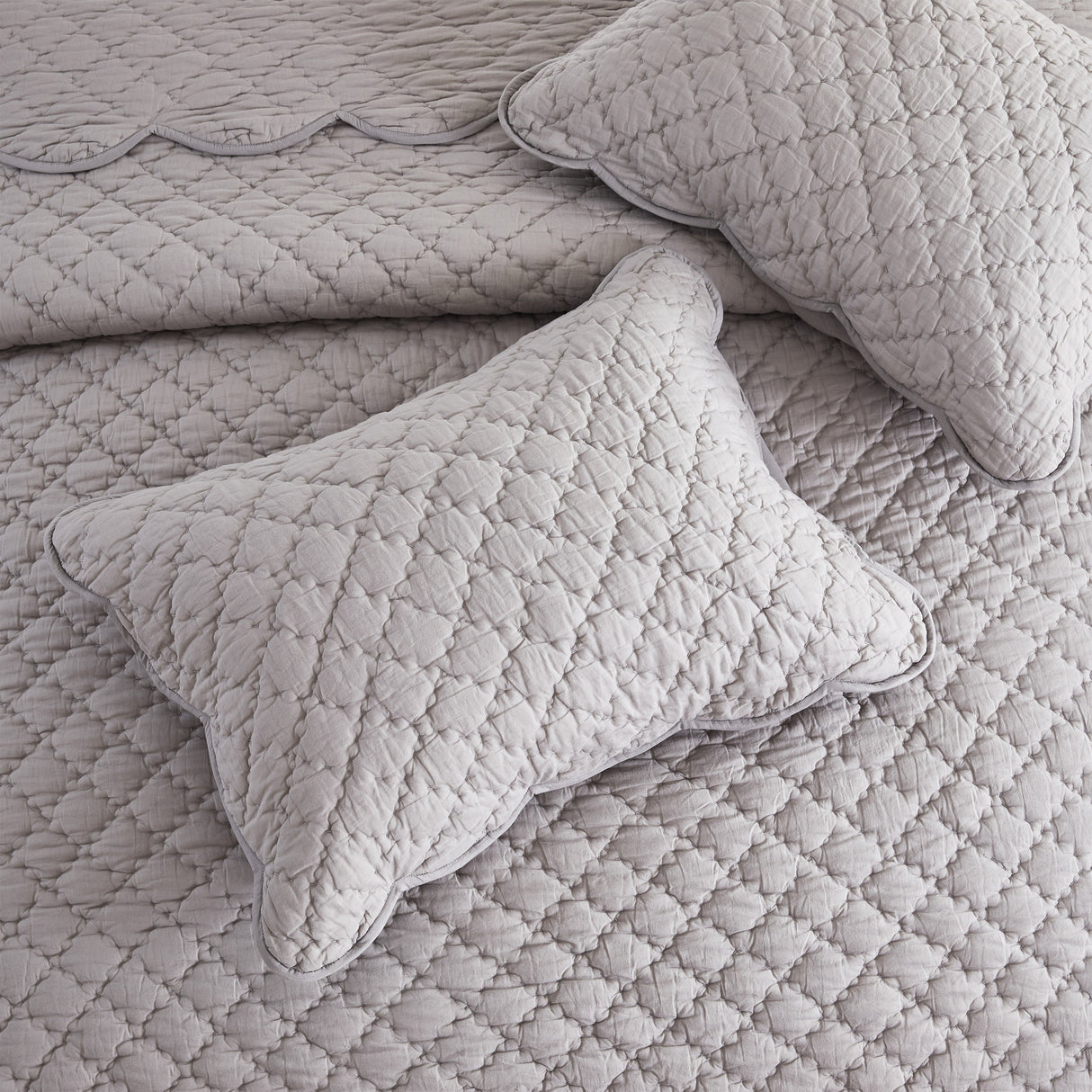 Diamond Scallop Cotton Voile Hand Stitched Quilt Set