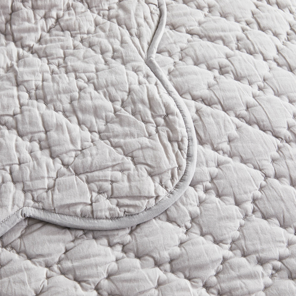 Diamond Scallop Cotton Voile Hand Stitched Quilt Set