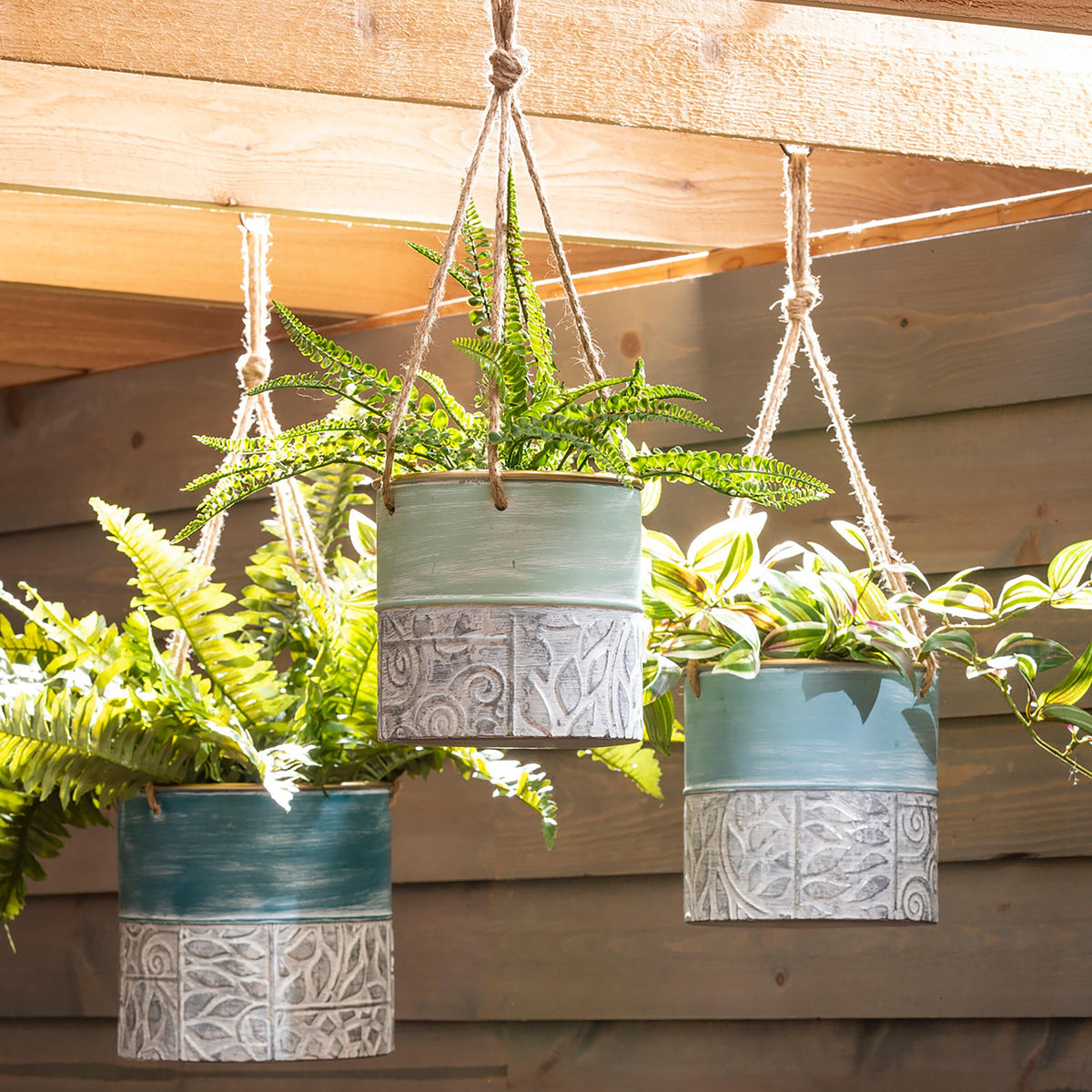 Painted Metal Hanging Planters, Set of 3 – Plow & Hearth