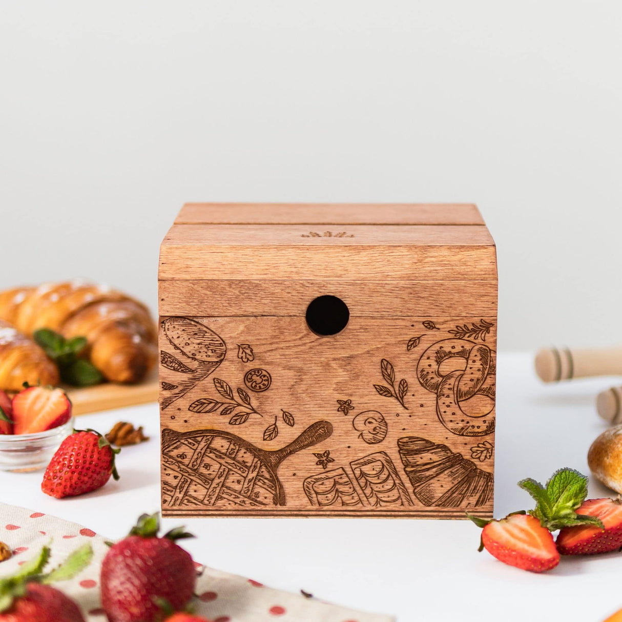 Wooden Recipe Box – Bakery Theme