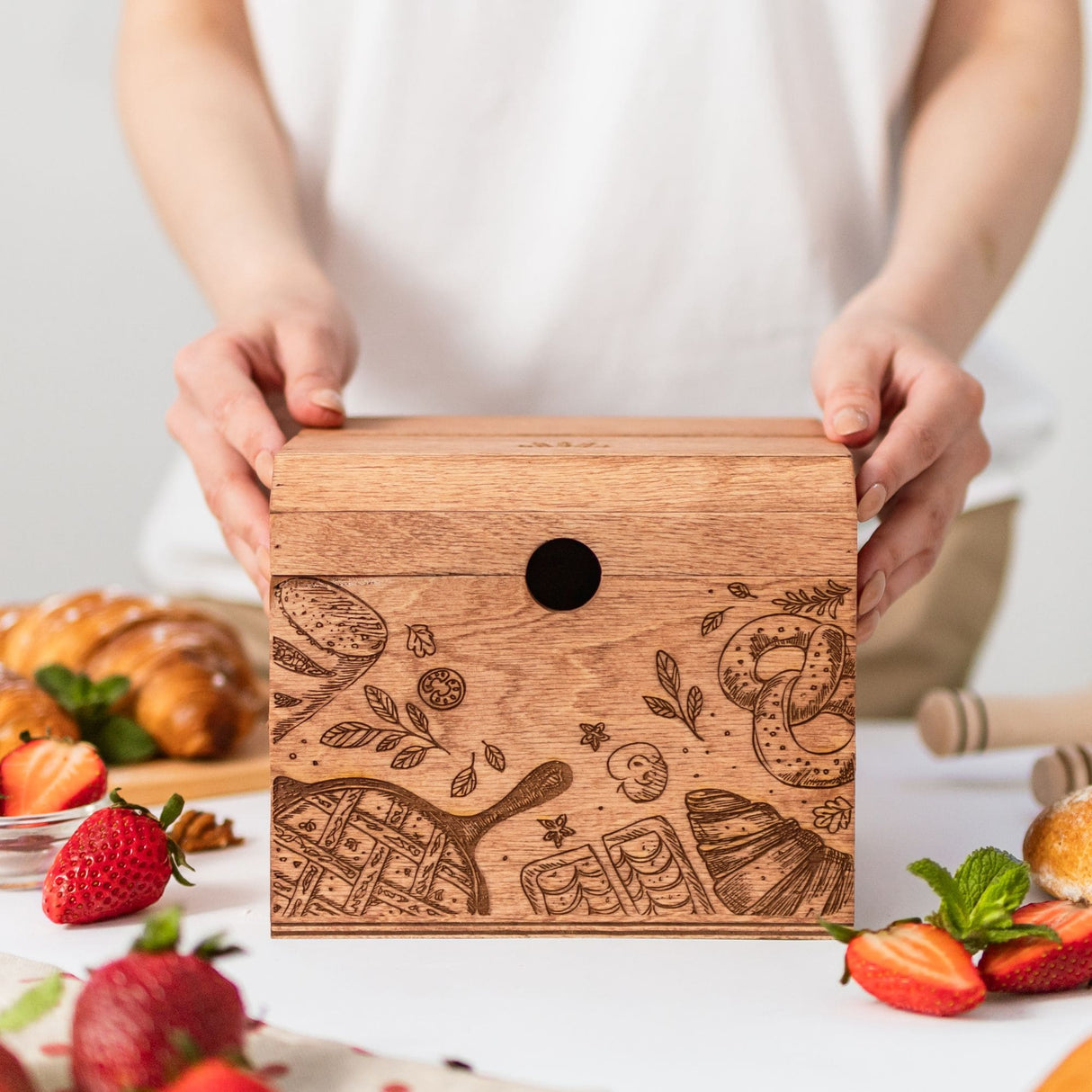 Wooden Recipe Box – Bakery Theme