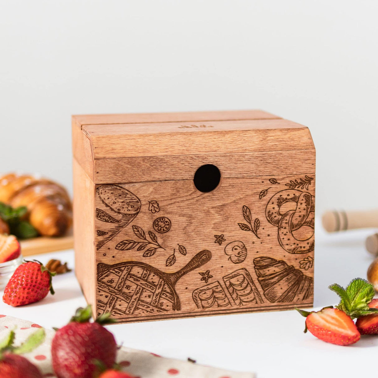Wooden Recipe Box – Bakery Theme