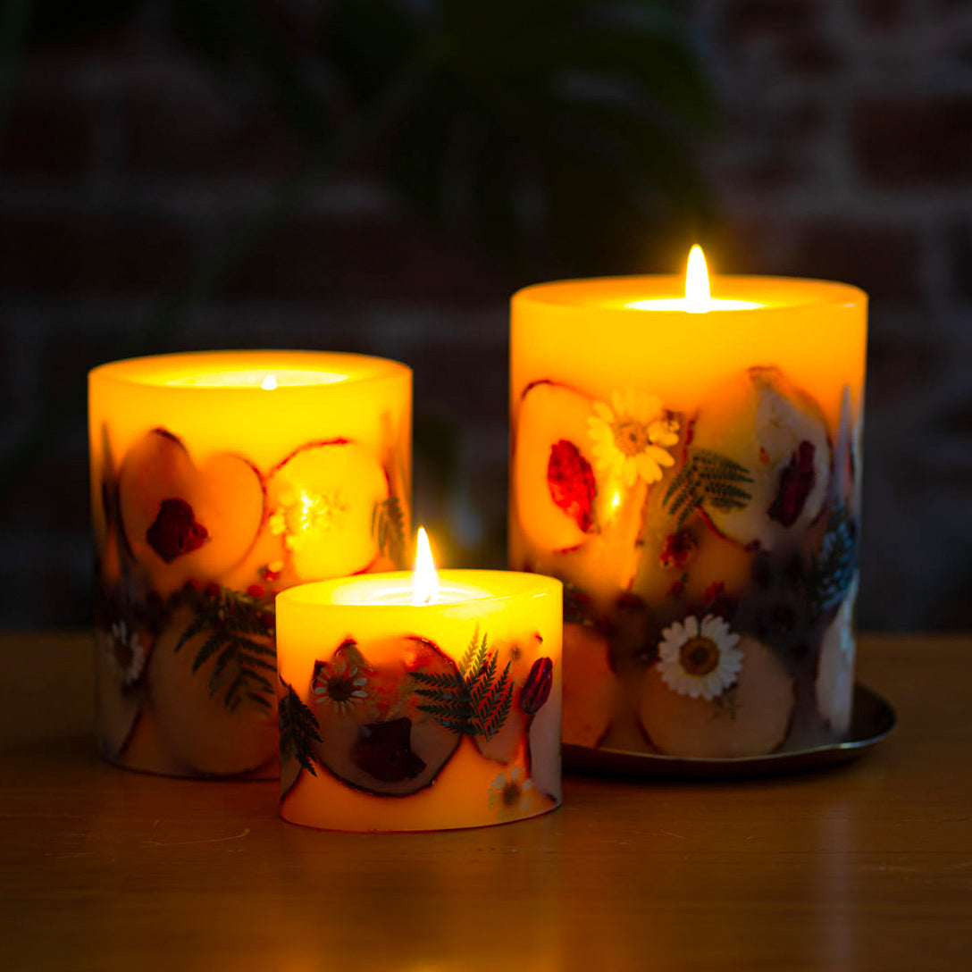 Spicy Apple Petite Oval Botanical Candle