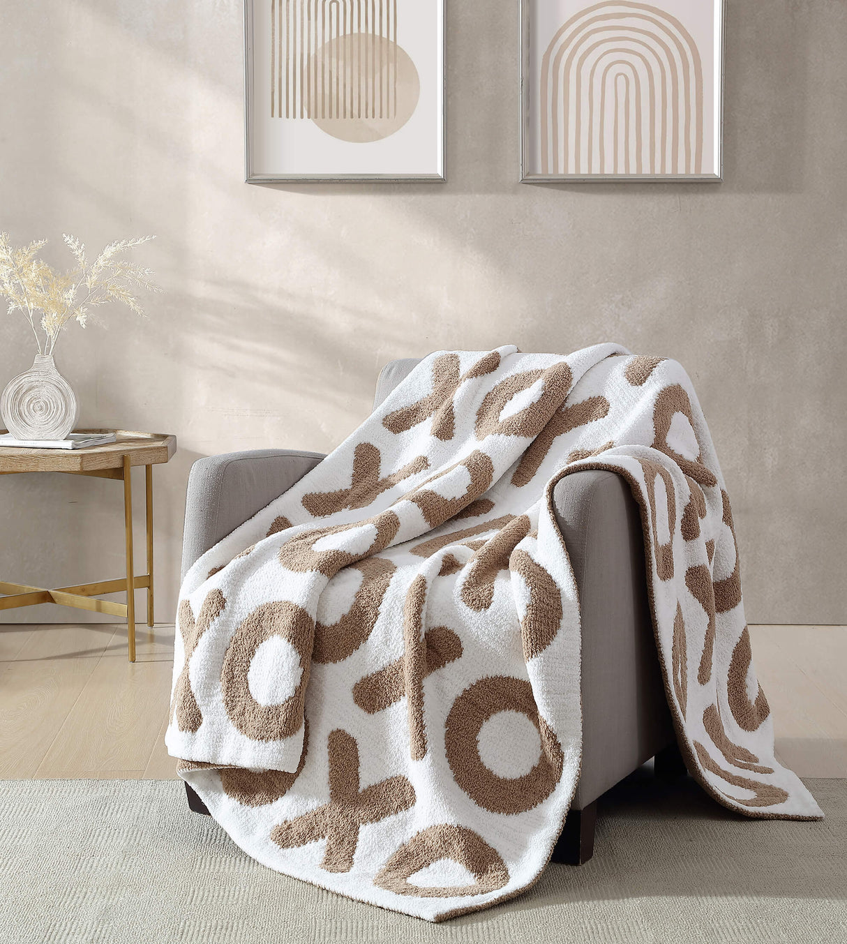 XOXO Throw Blanket