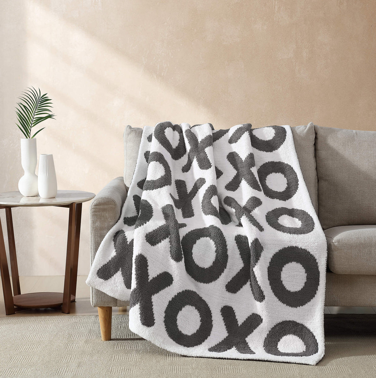 XOXO Throw Blanket