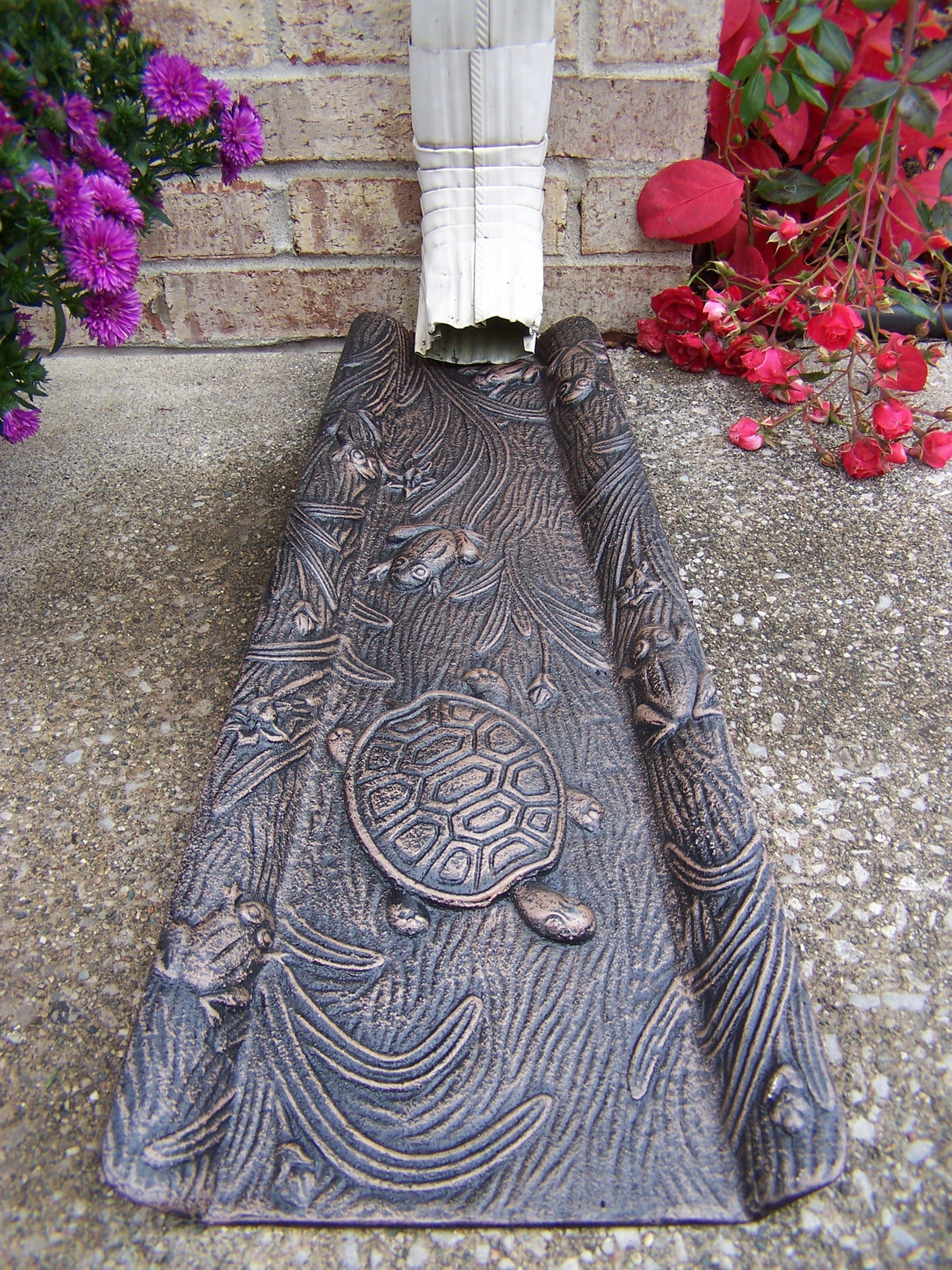 Bronze 22.5-in Cast Aluminum Downspout Gutter Turtle Splash Block