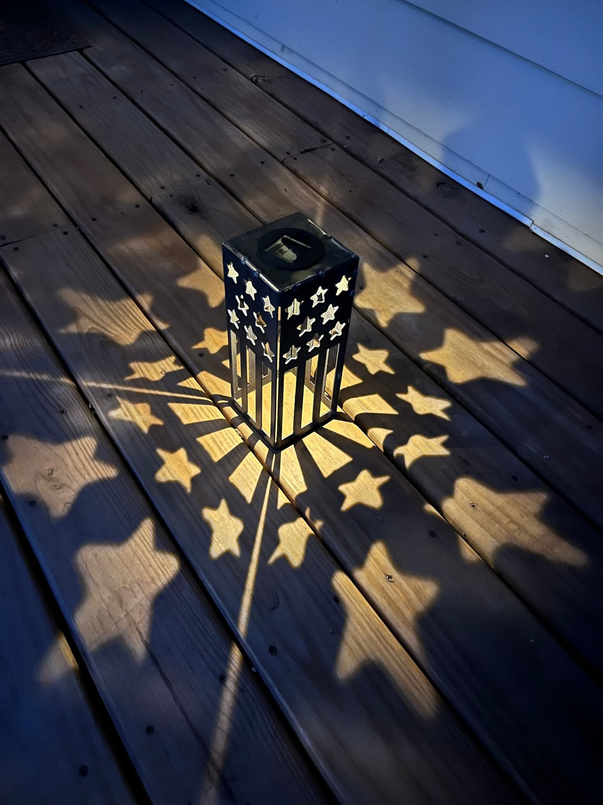 Patriotic USA Flag Steel Solar Luminary Lantern