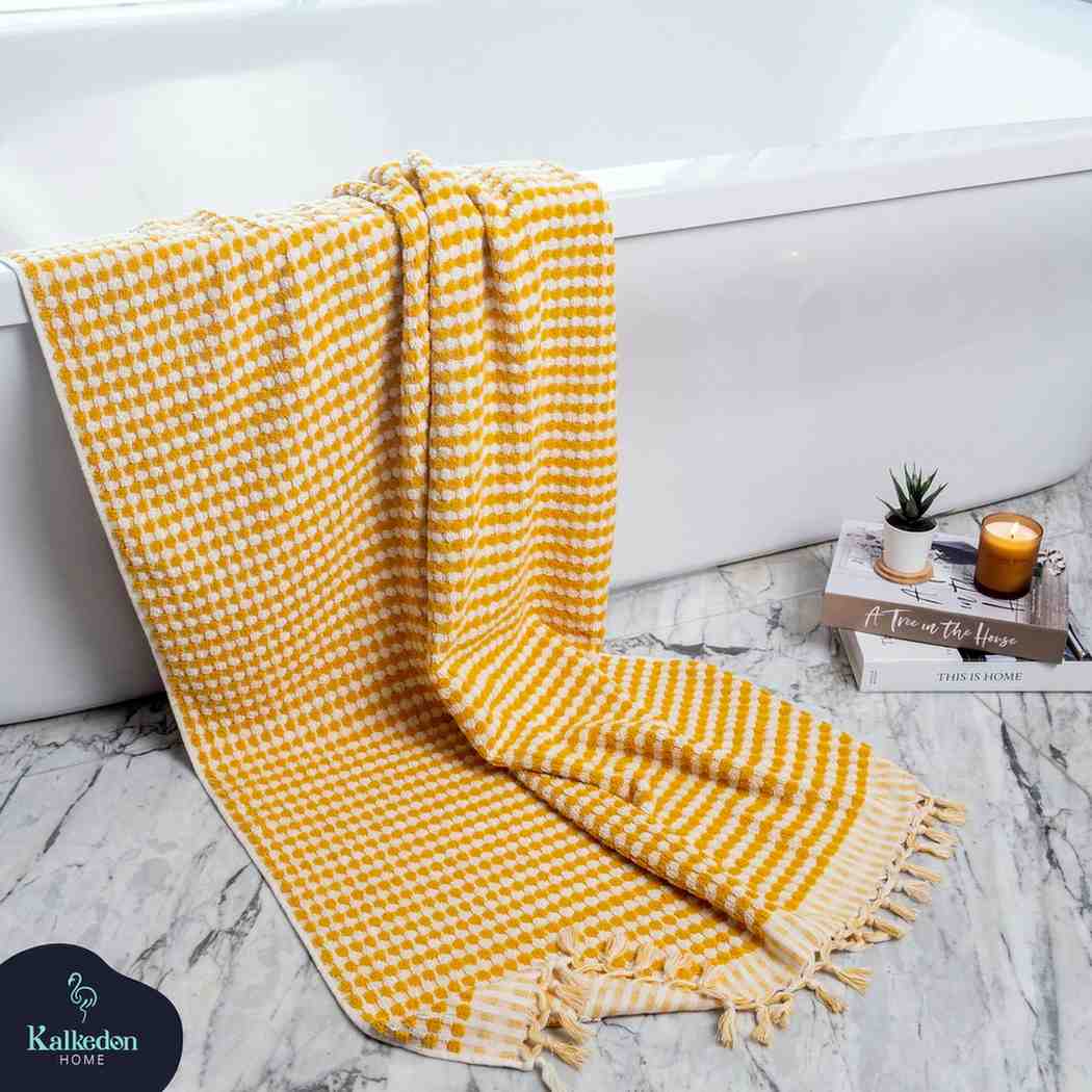 Pom Pom Bath Towel
