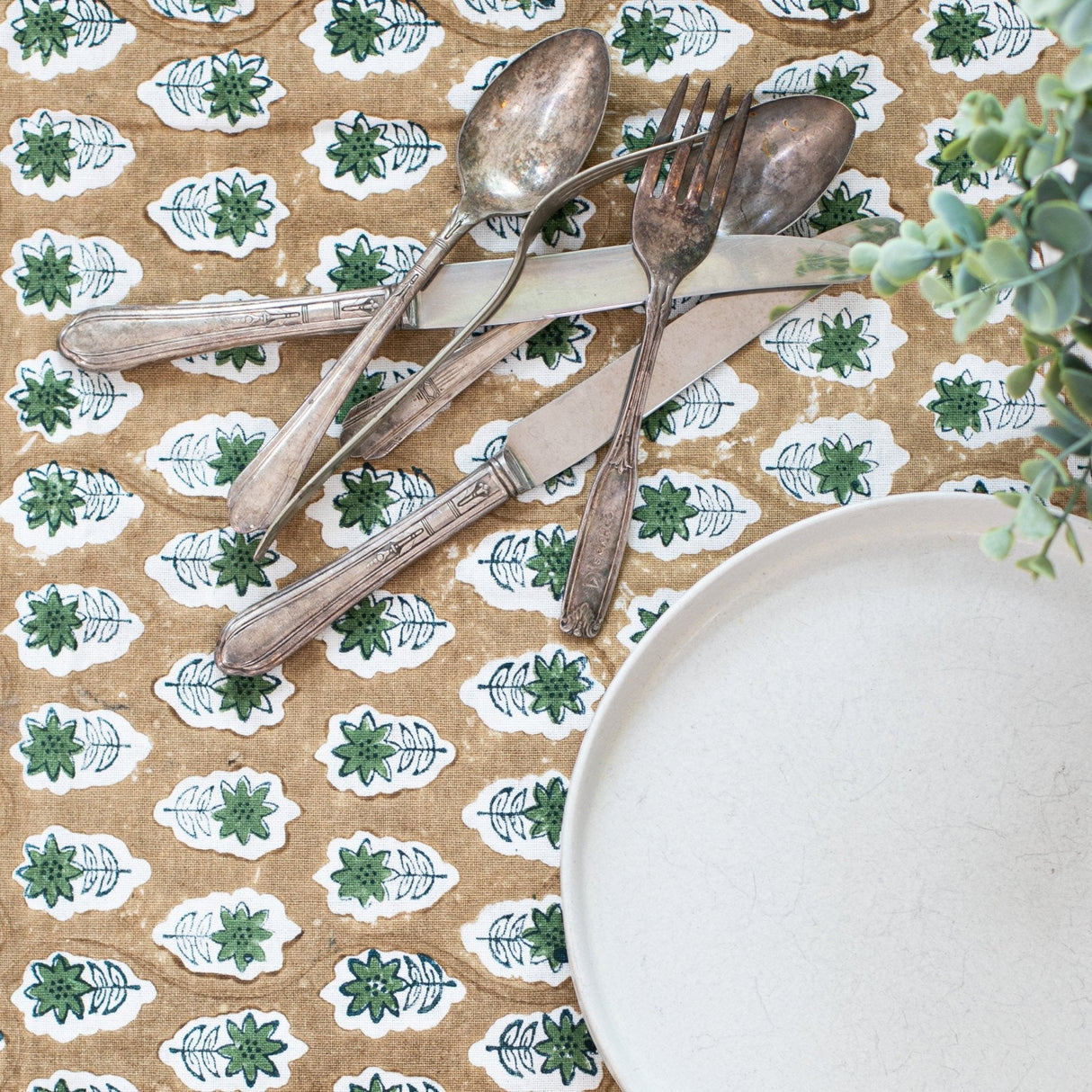 Table Throw (Ivory) - Poinsettia - Midnight, Chai, & Sage