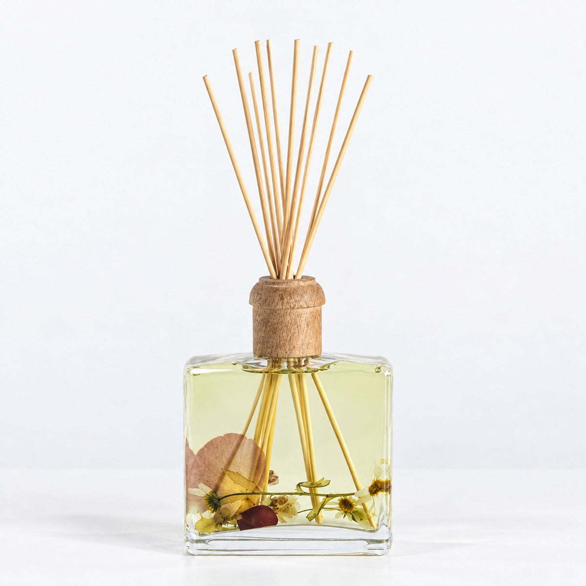 Signature Botanical Reed Diffuser - Apricot Rose