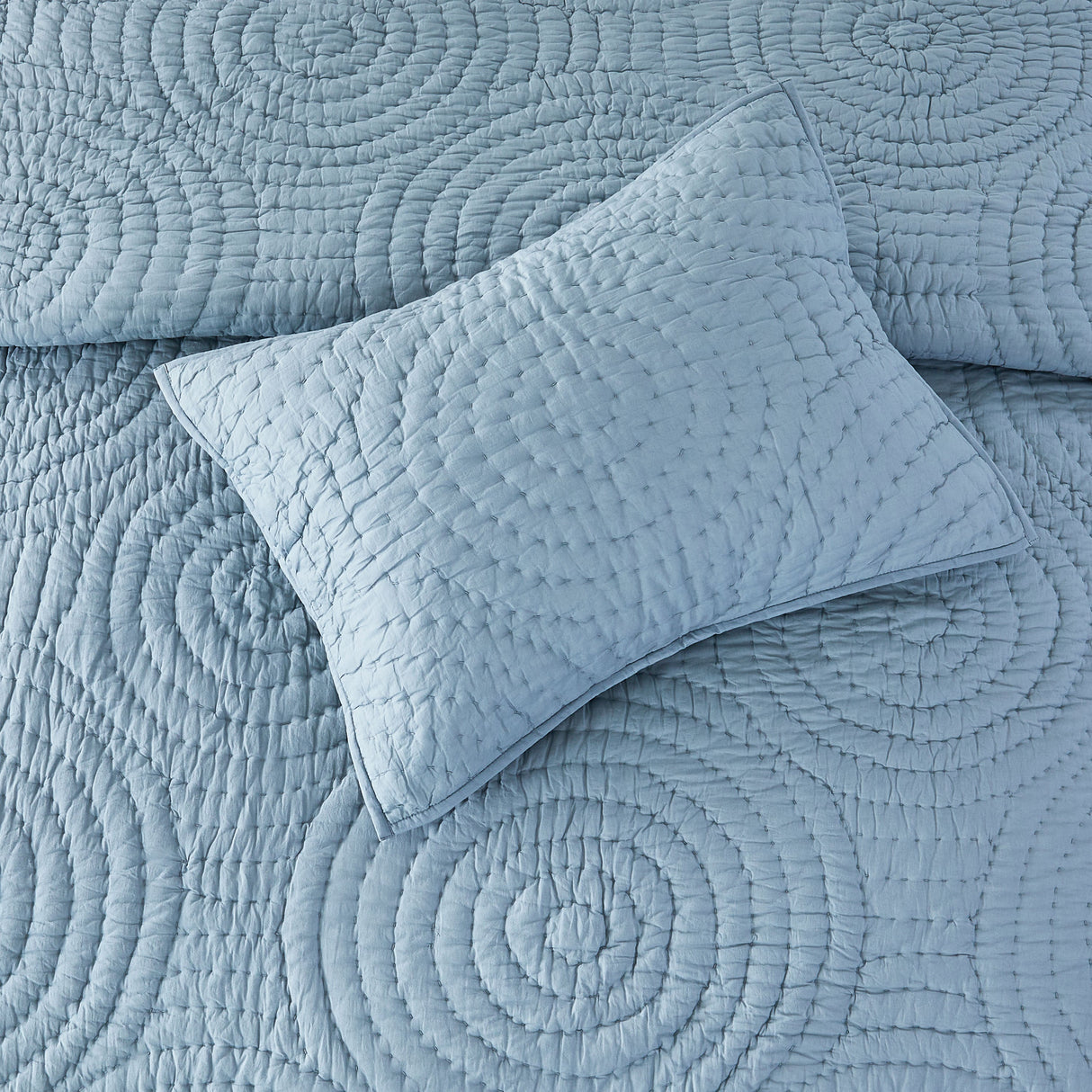 Halo Cotton Voile Hand Stitched Quilt Set