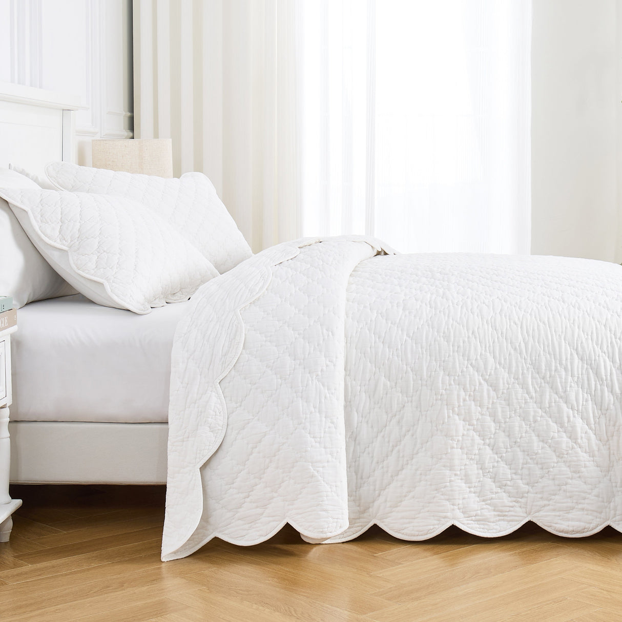 Diamond Scallop Cotton Voile Hand Stitched Quilt Set