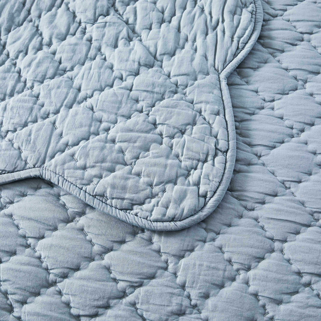 Diamond Scallop Cotton Voile Hand Stitched Quilt Set