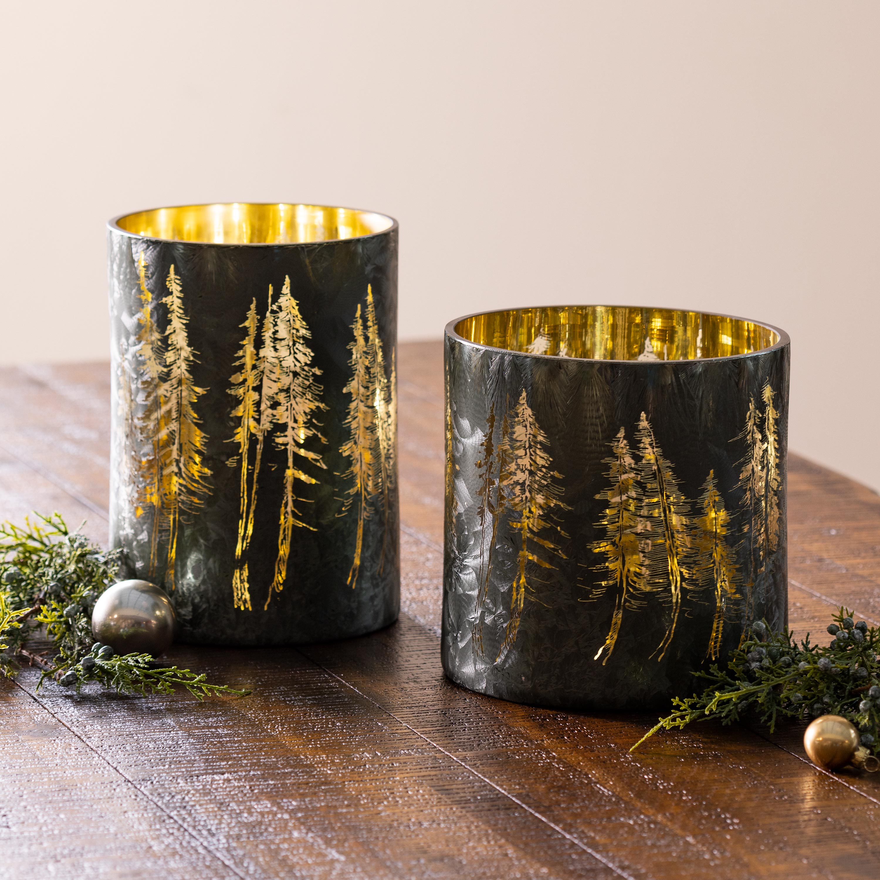 Large Tree Hurricane – Plow & Hearth