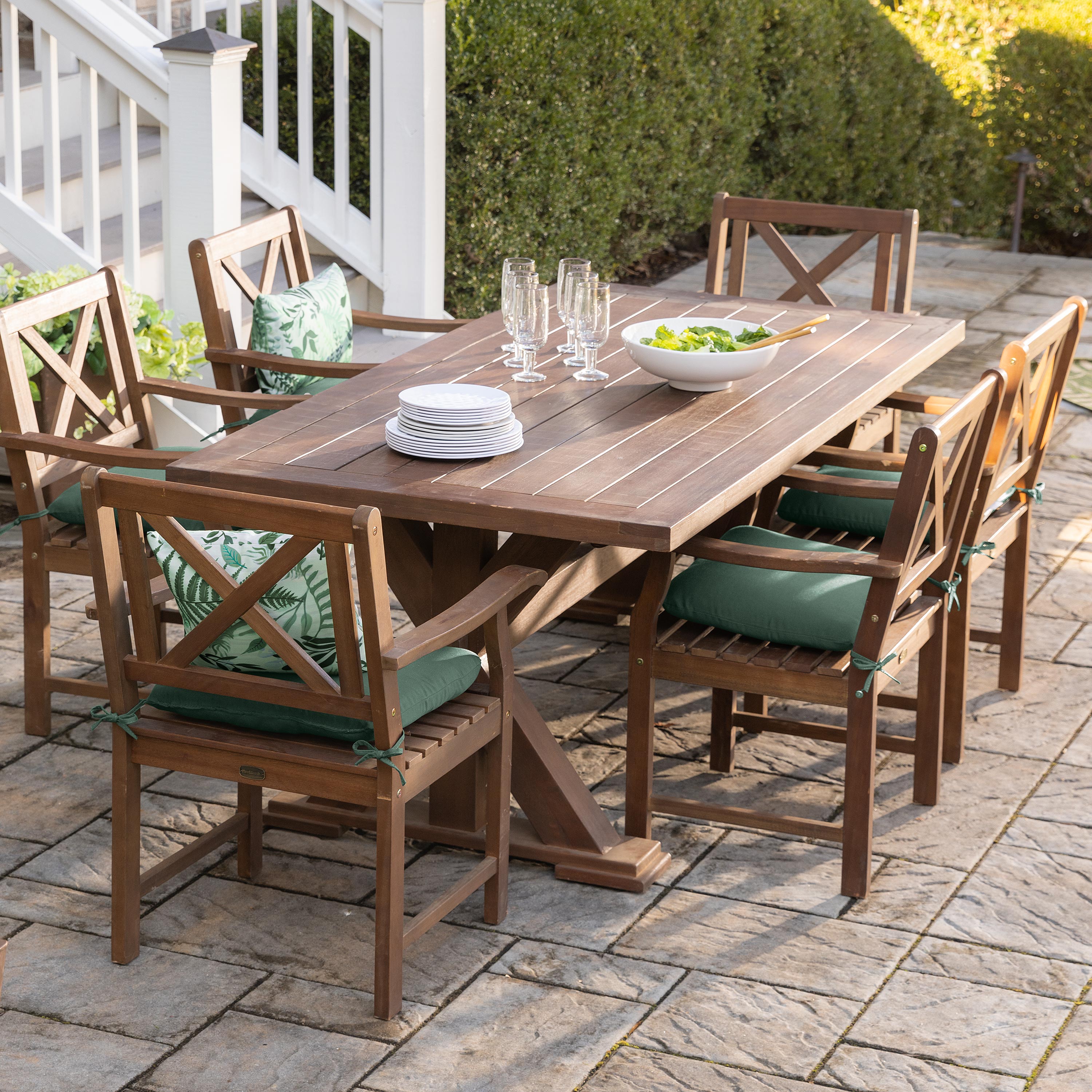 Outdoor Eucalyptus Table & 6 Chairs | Plow & Hearth