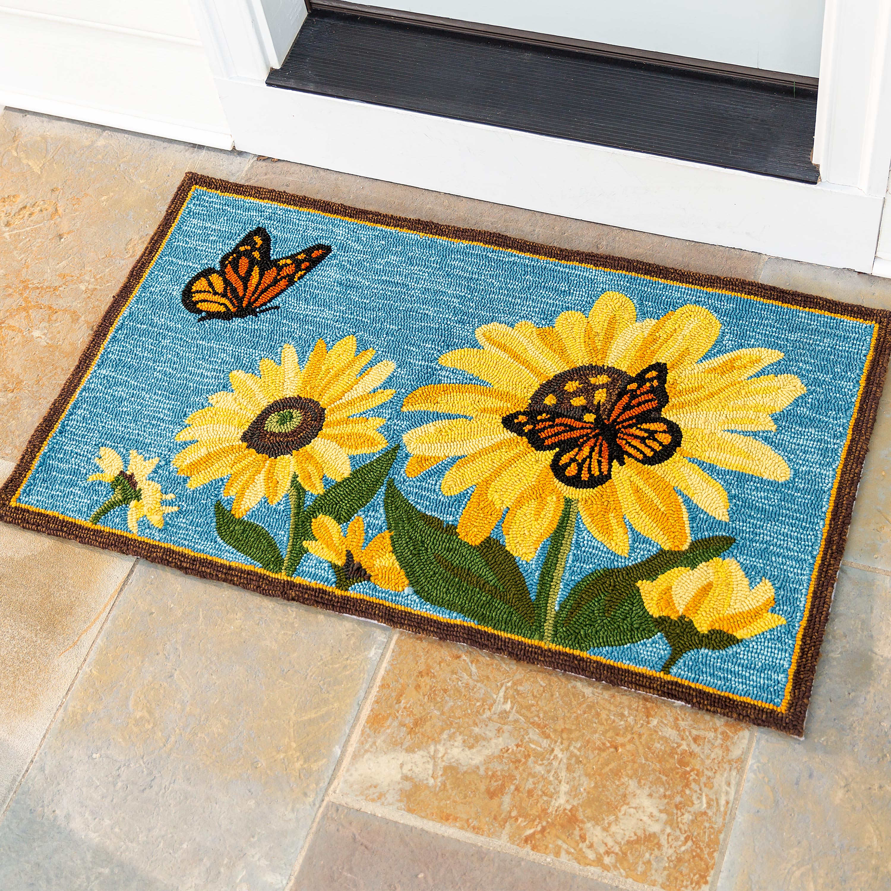 Indoor/Outdoor Sunflower and Butterfly Hooked Polypropylene Accent