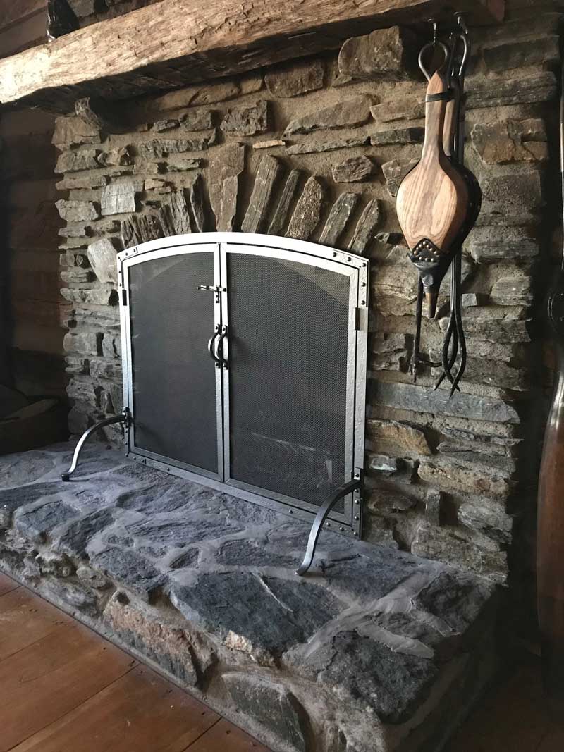 Plow & Hearth Forged Iron Arched Door Fireplace Screen - Thumbnail 3