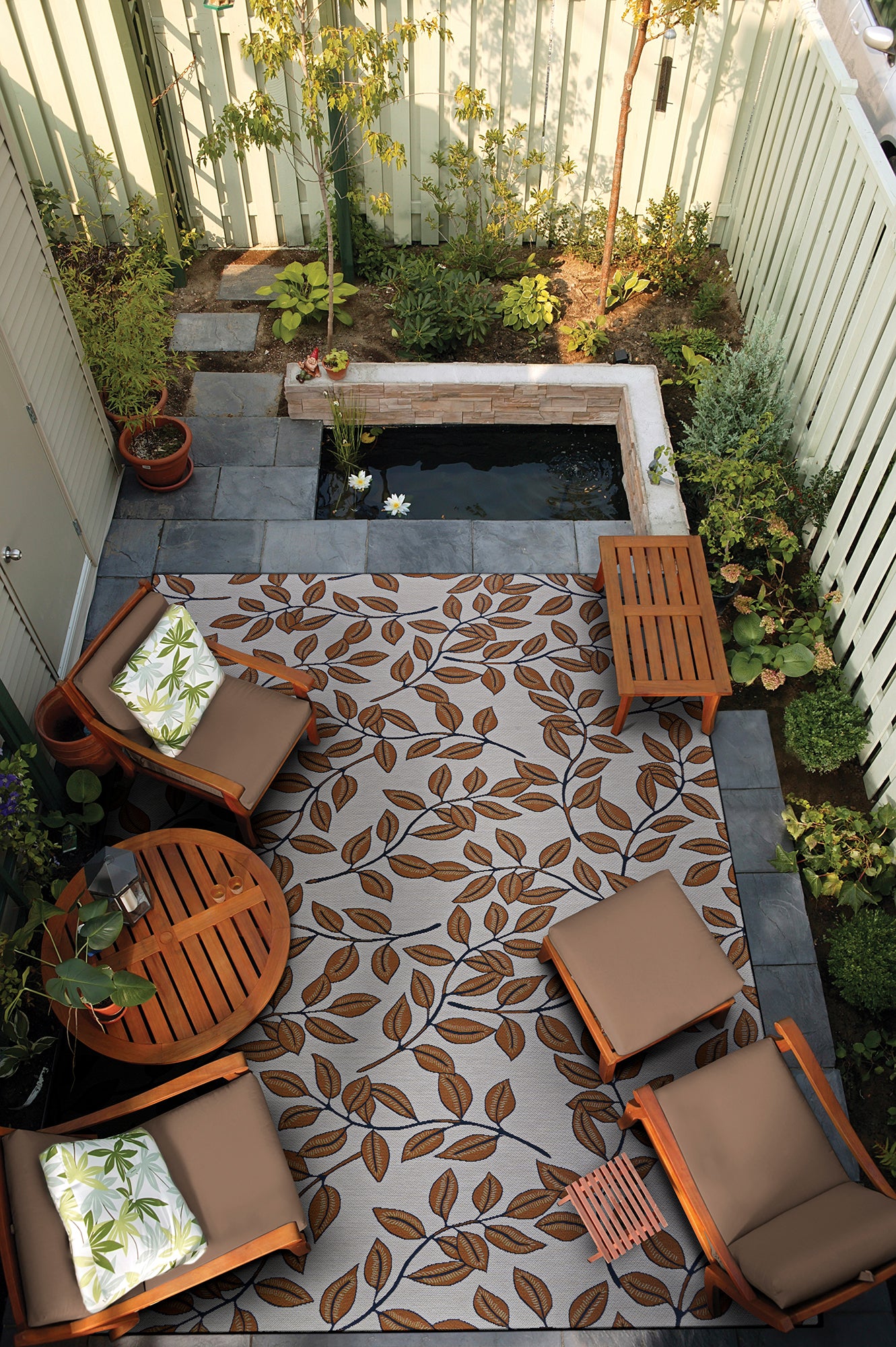 Dolce Summer Ivy Indoor/Outdoor Area Rug – Plow & Hearth