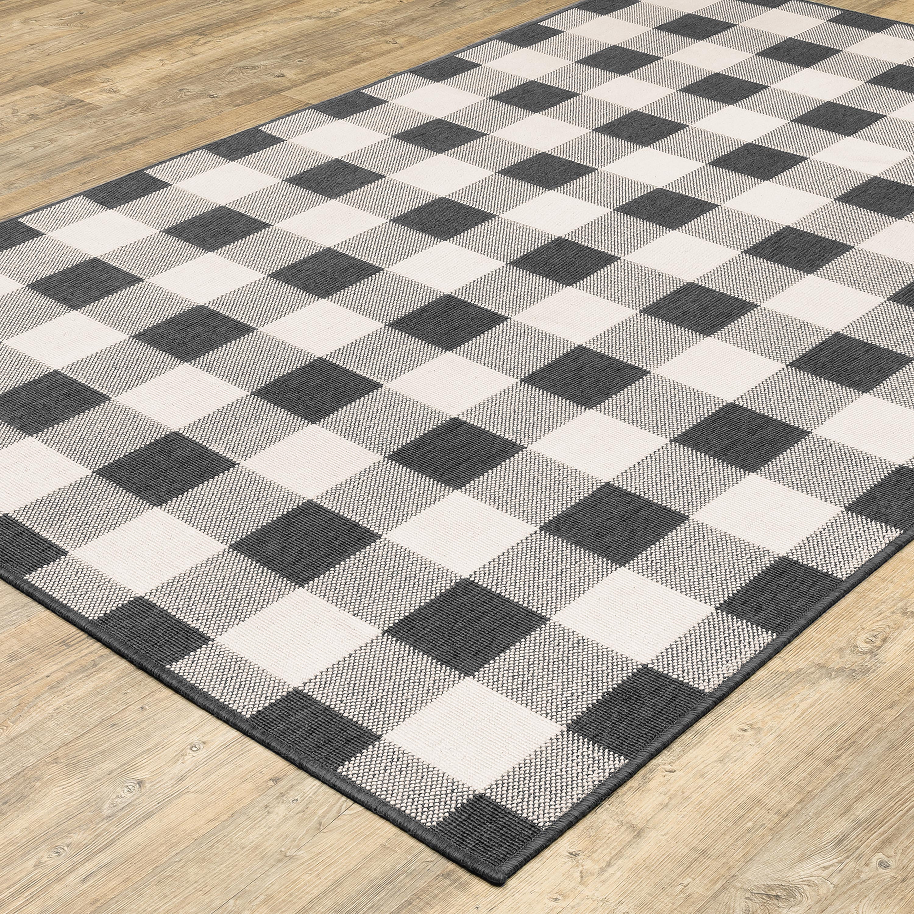 Buffalo Plaid Indoor and Outdoor Polypropylene Rug, 3'7
