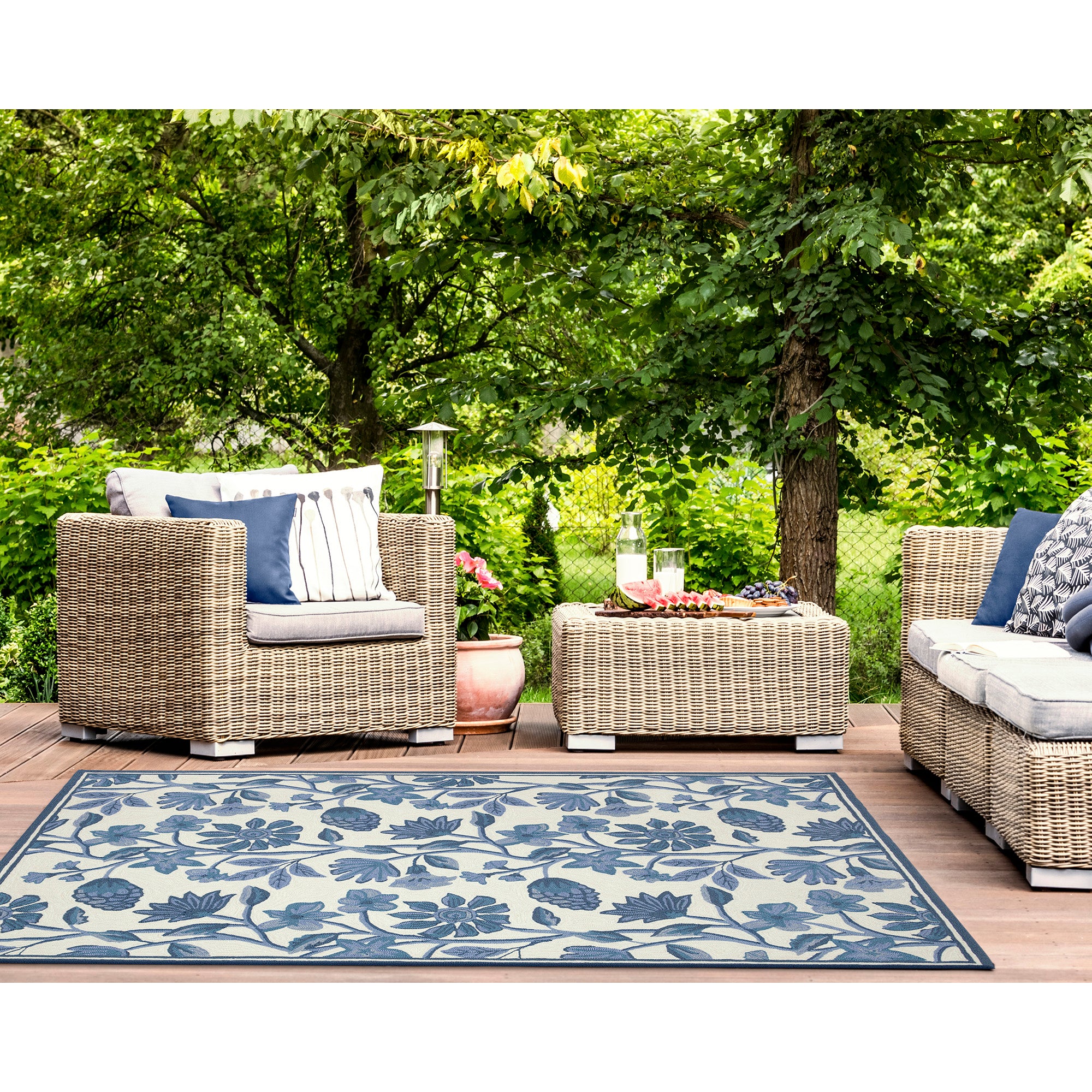Liora Manne Capri Floral Vine Indoor/Outdoor Area Rug Blue – Plow
