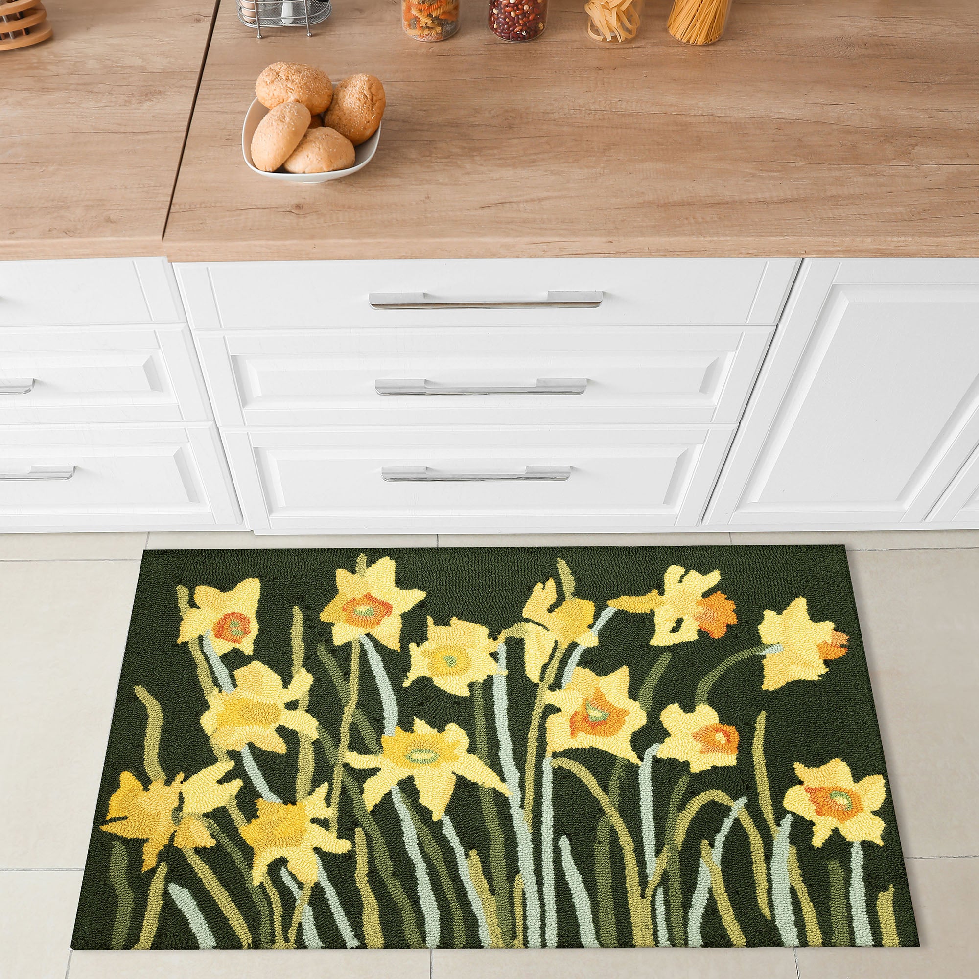 Liora Manne Frontporch Daffodil Indoor/Outdoor Mat Green 2' x 3