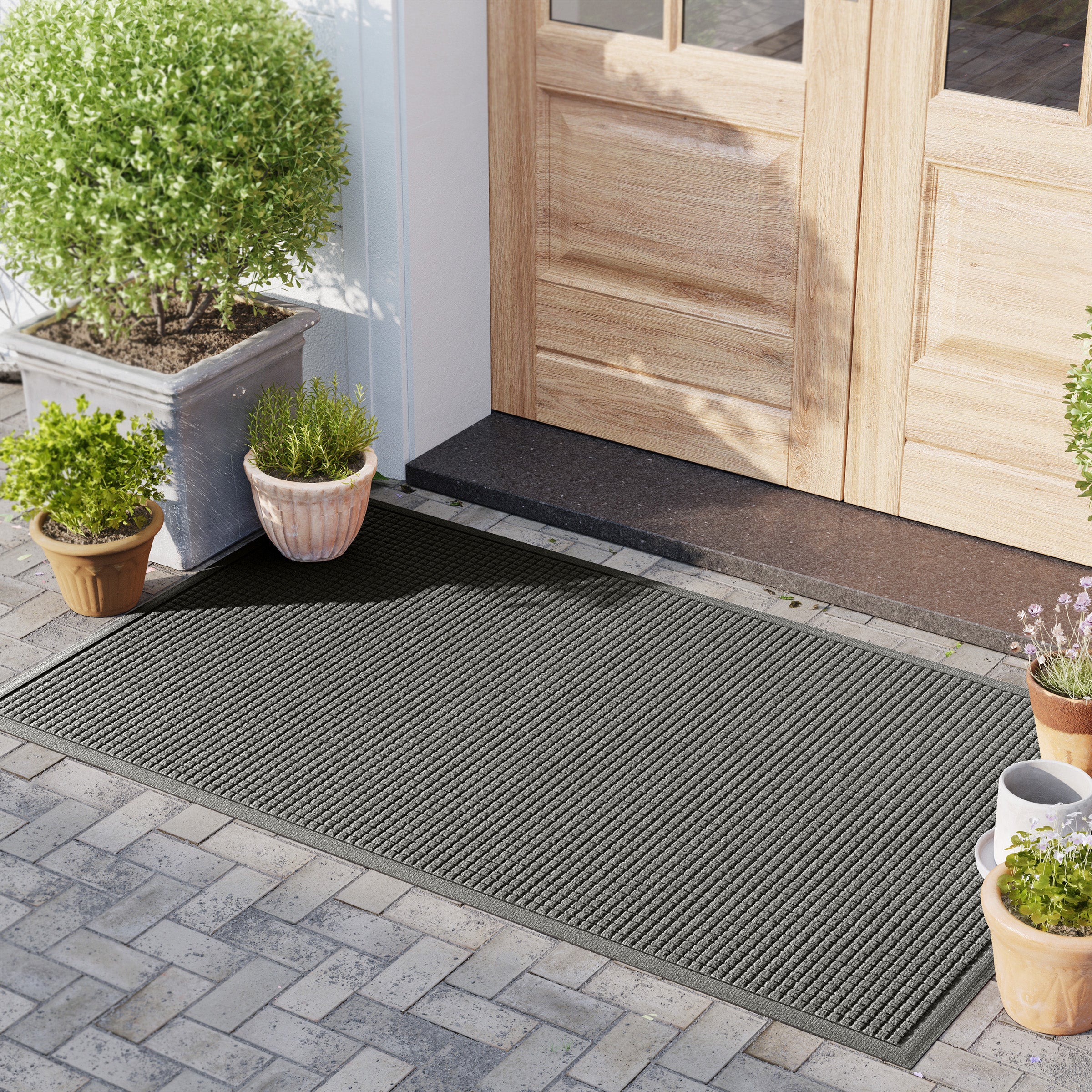 WaterHog® Indoor/Outdoor Cubes Doormat, 4' x 6' – Plow & Hearth