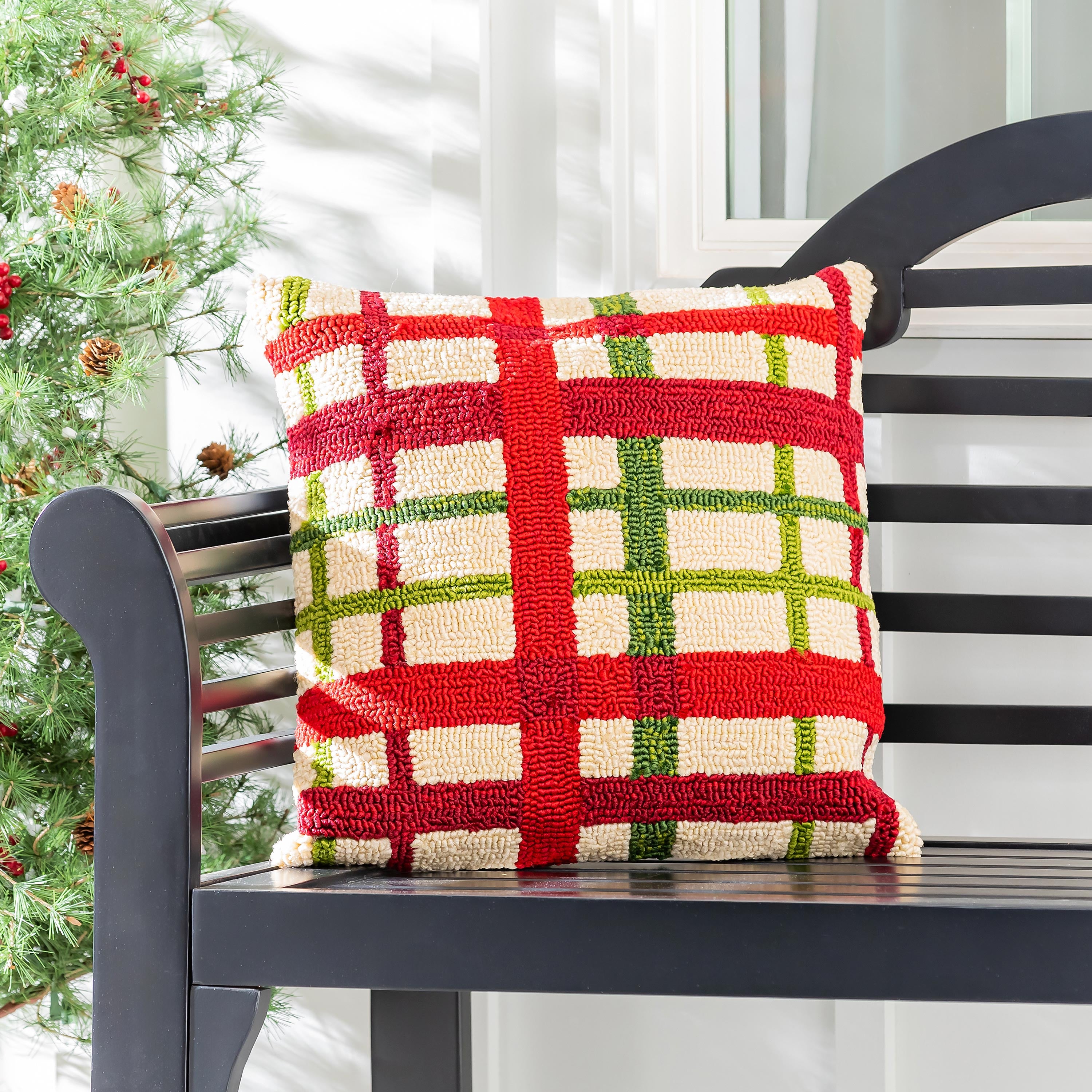 Plow & Hearth Hooked Pillow