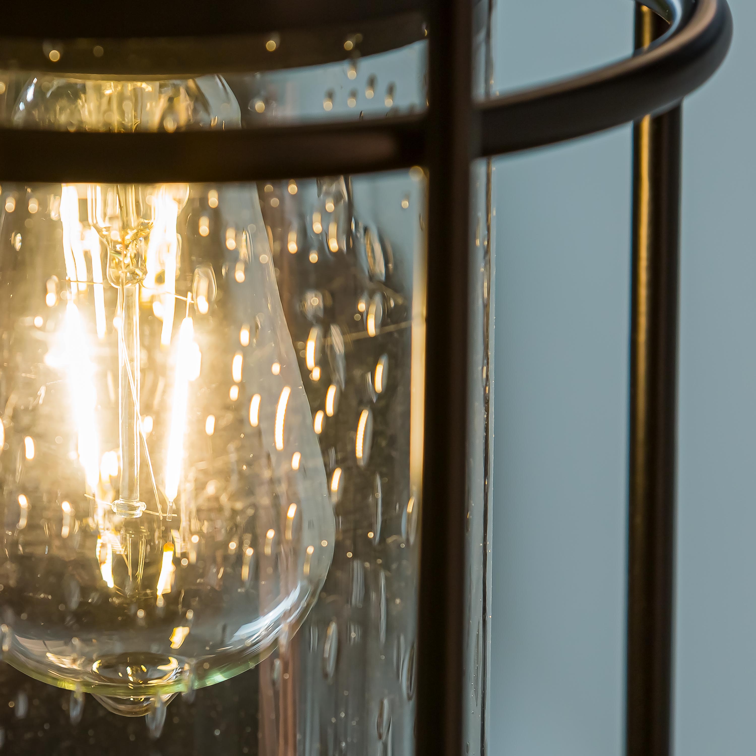 シルバーランタン メタル・ガラス製 Solar Metal and Bubble Glass Edison Lantern – Plow & Hearth