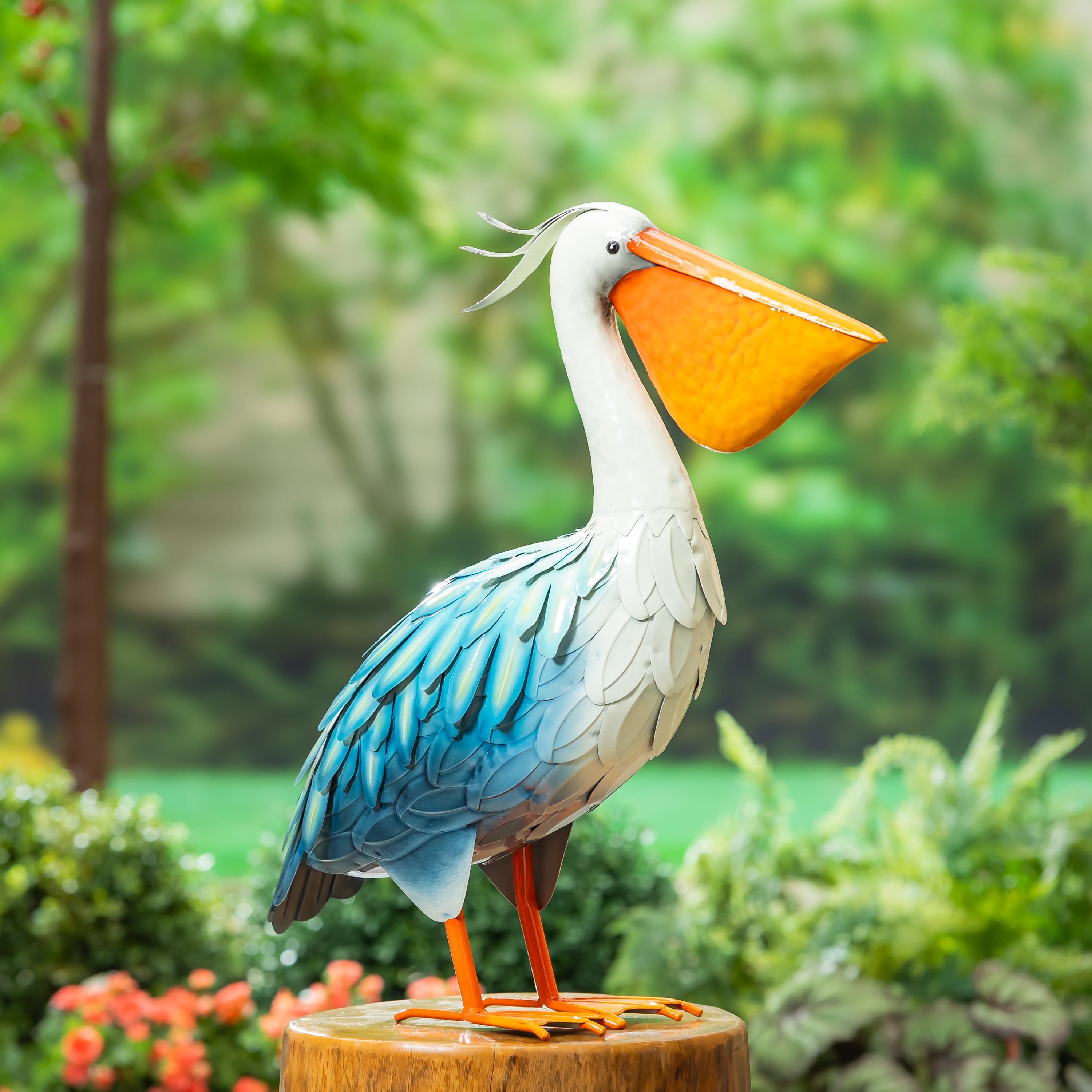 Majestic Metal Pelican Statuary – Plow & Hearth