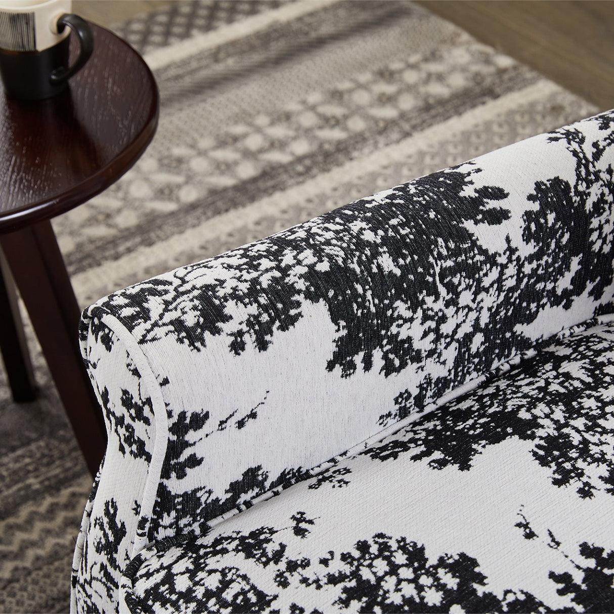 Willow Grove Coffee Table & Armchair Set