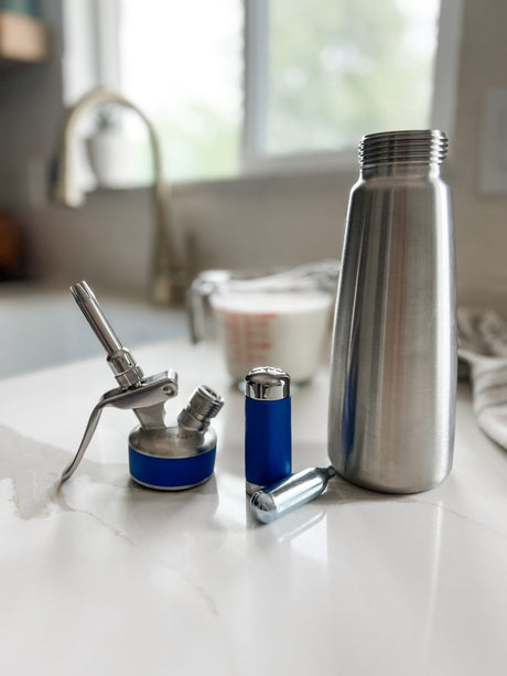 Frieling 0.5L Cream Whipper and 10-pack Charger Set