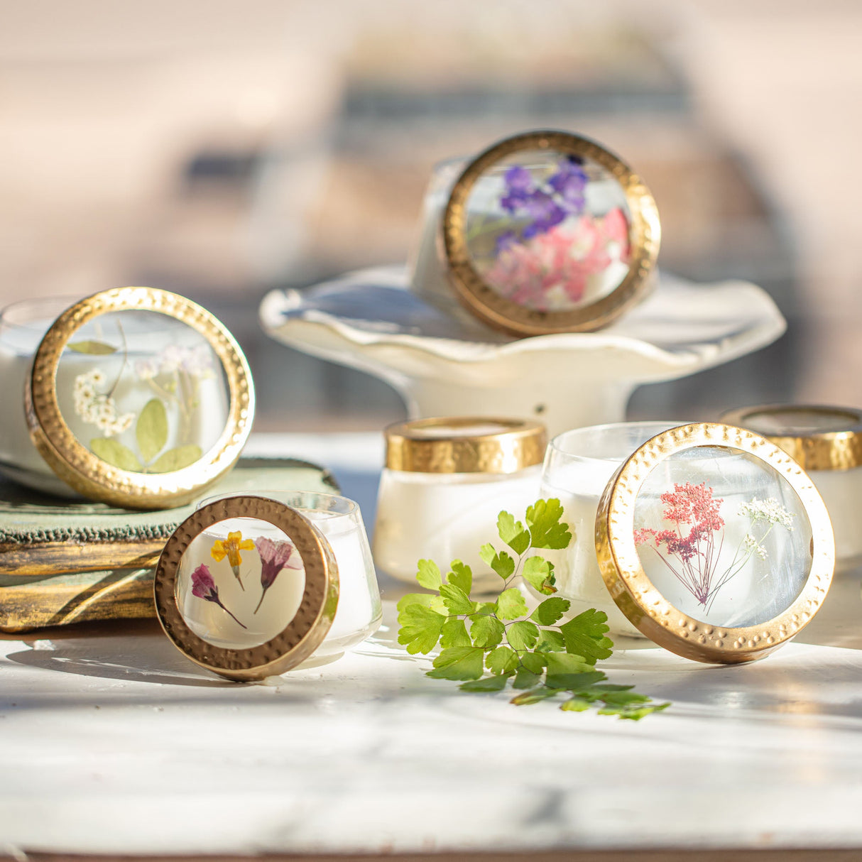 Accent Pressed Floral Candle - Honey Tobacco