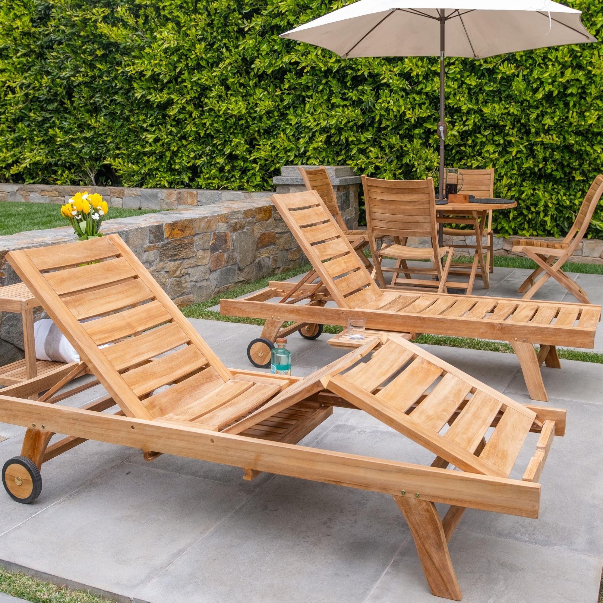 genuine teak sun furniture　 2脚 ガーデンチェア Naples Natural Teak Outdoor Sun Lounger with Adjustable Seat and