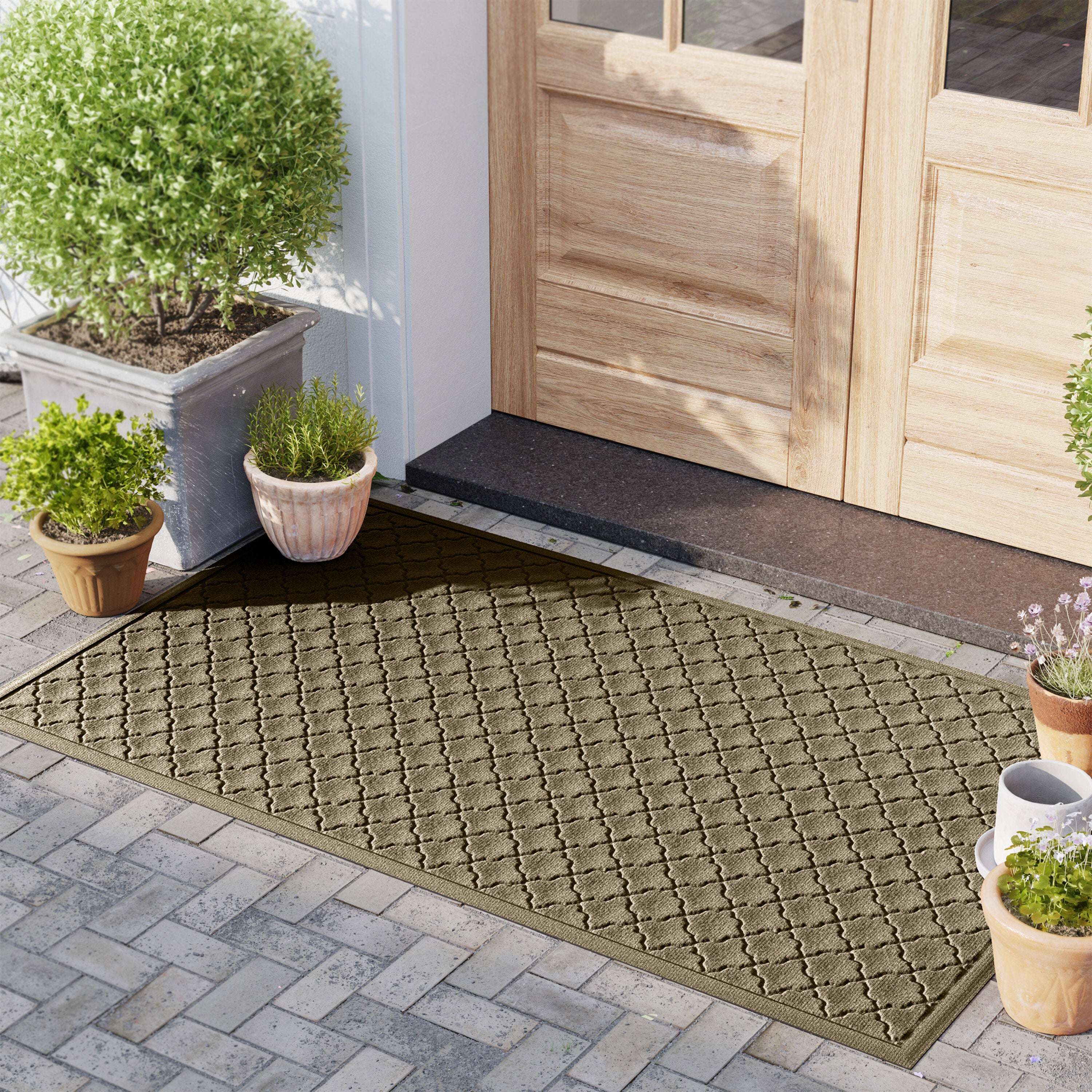 WaterHog® Cordova 4'x6' Indoor Outdoor Doormat – Plow & Hearth