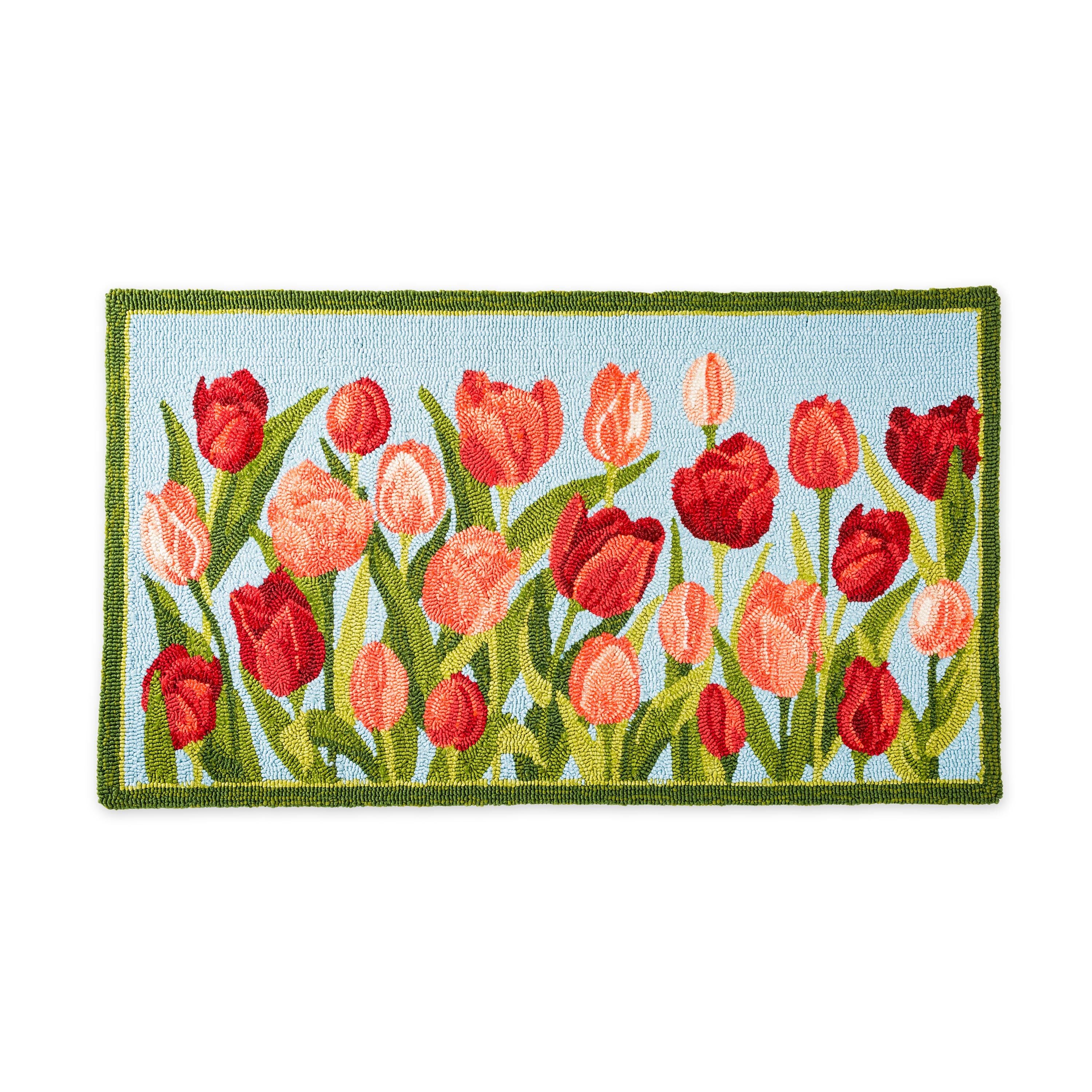 Indoor/Outdoor Pink Tulips Hooked Polypropylene Accent Rug – Plow