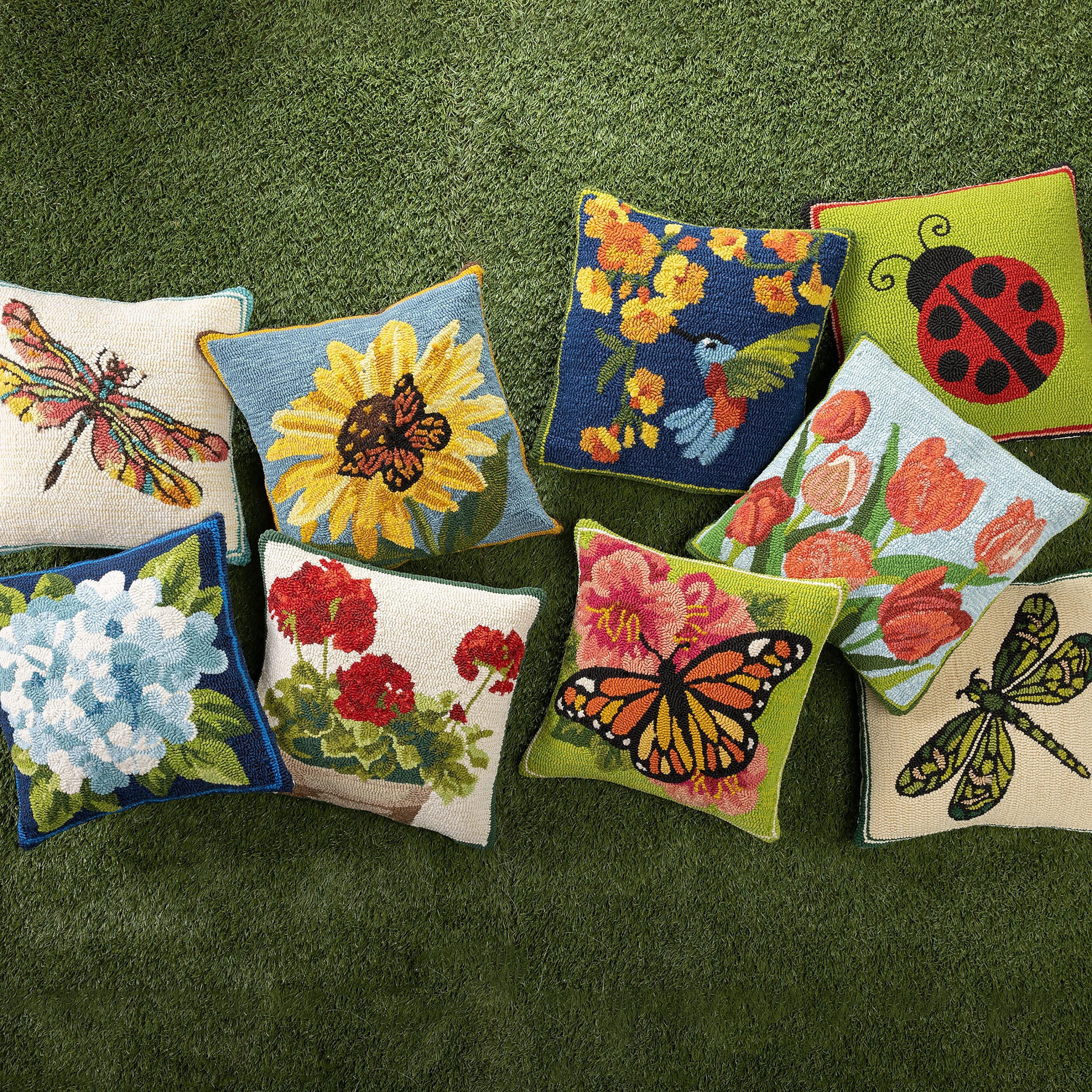 Plow & Hearth Dragonfly Hooked Throw Pillow - Thumbnail 3