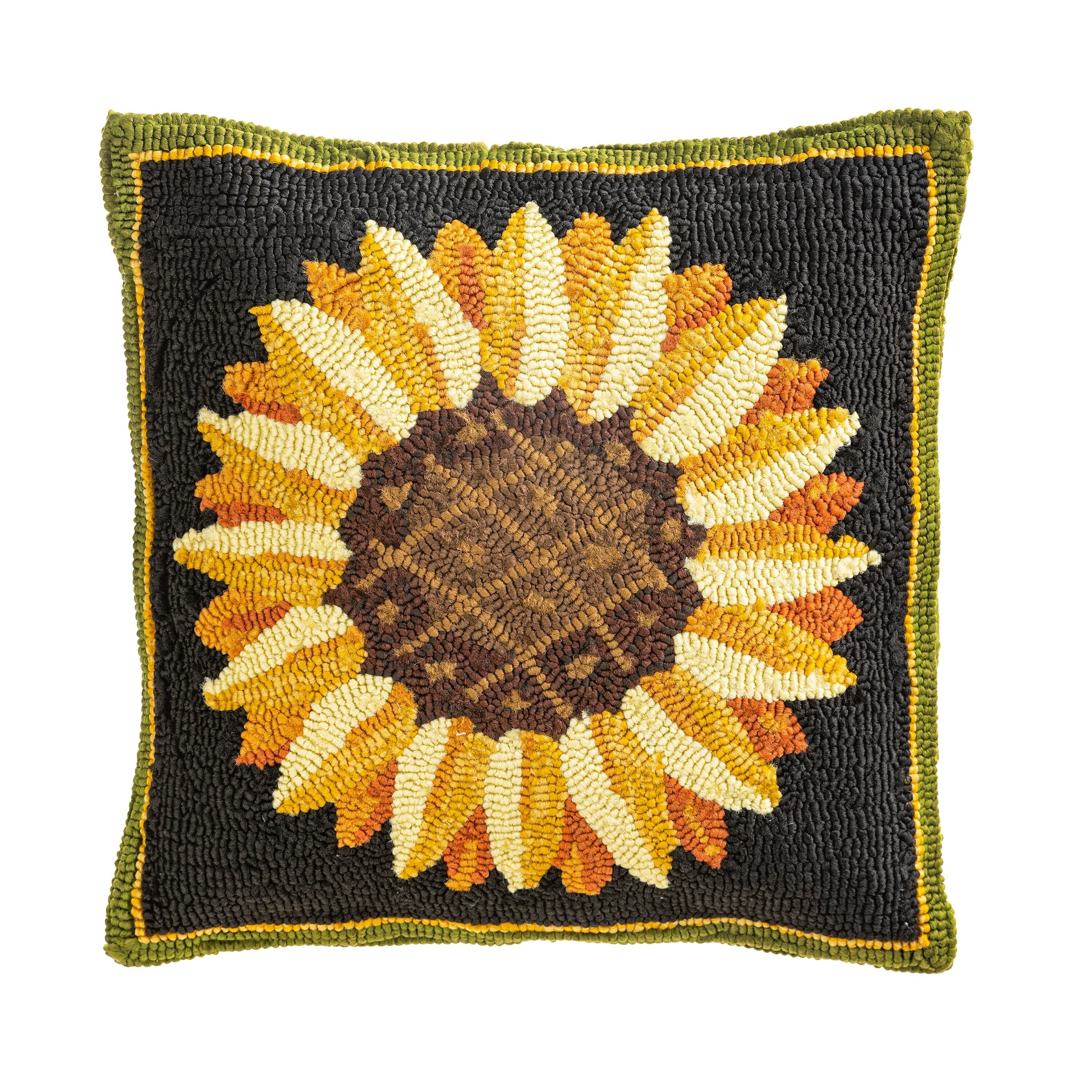 Indoor/Outdoor Sunflower Fields Hand-Hooked Polypropylene Throw