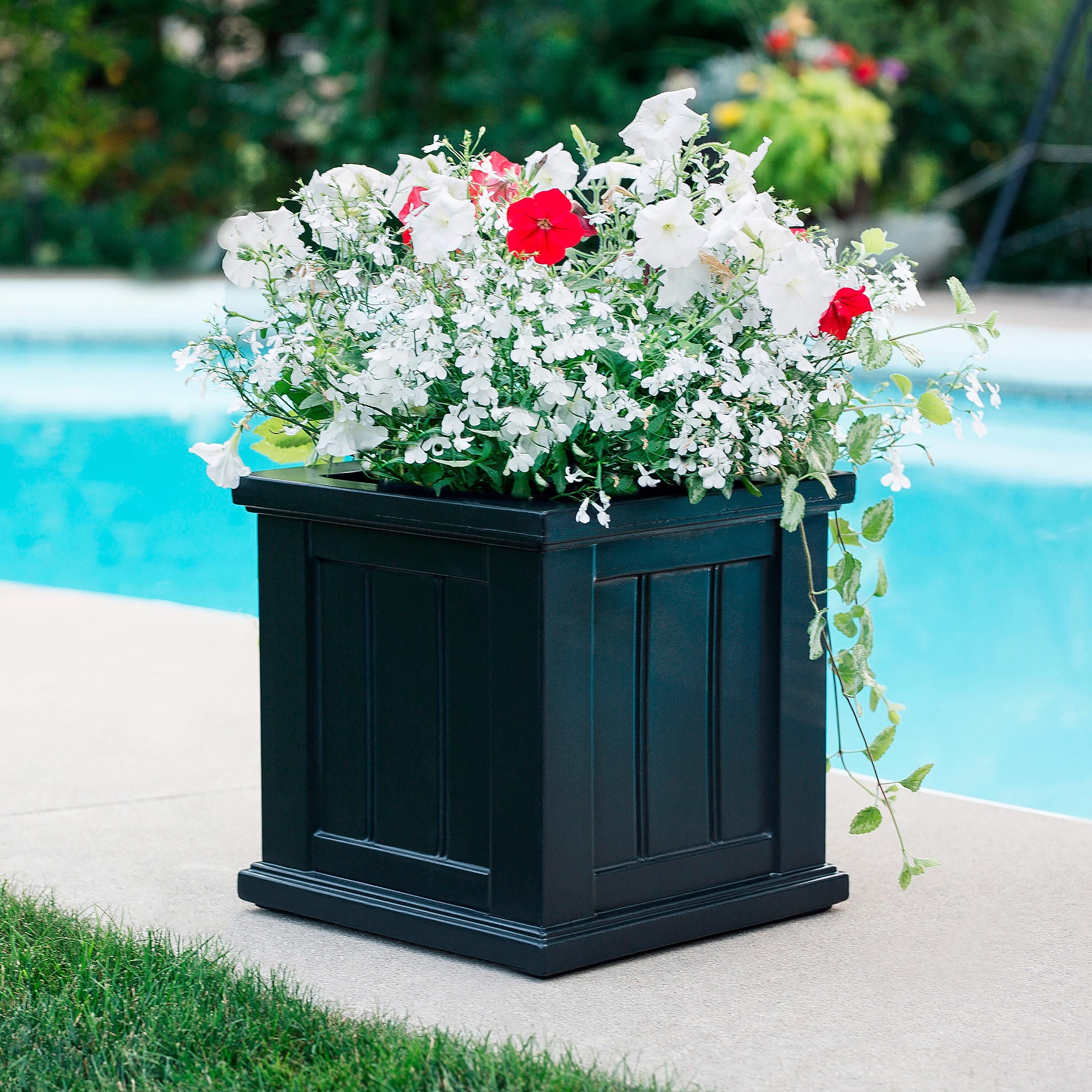 Evergreen Lexington Planter - Thumbnail 4
