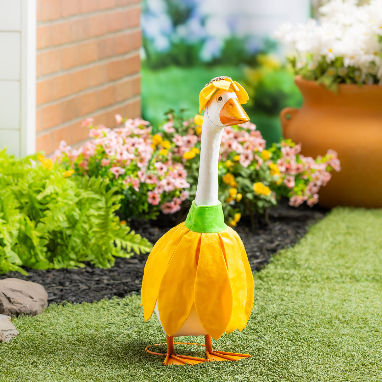 dress up goose Giddy The Goose, Metal Porch Statue With Sunflower Outfit, 21