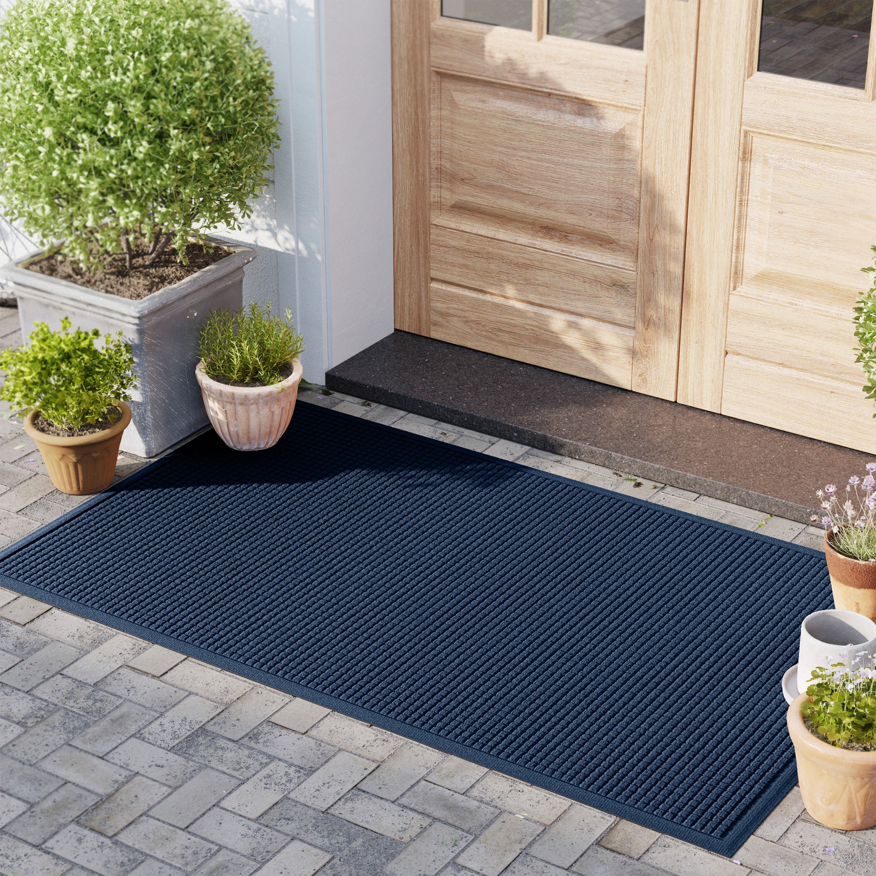WaterHog® Indoor/Outdoor Cubes Doormat, 4' x 6' – Plow & Hearth