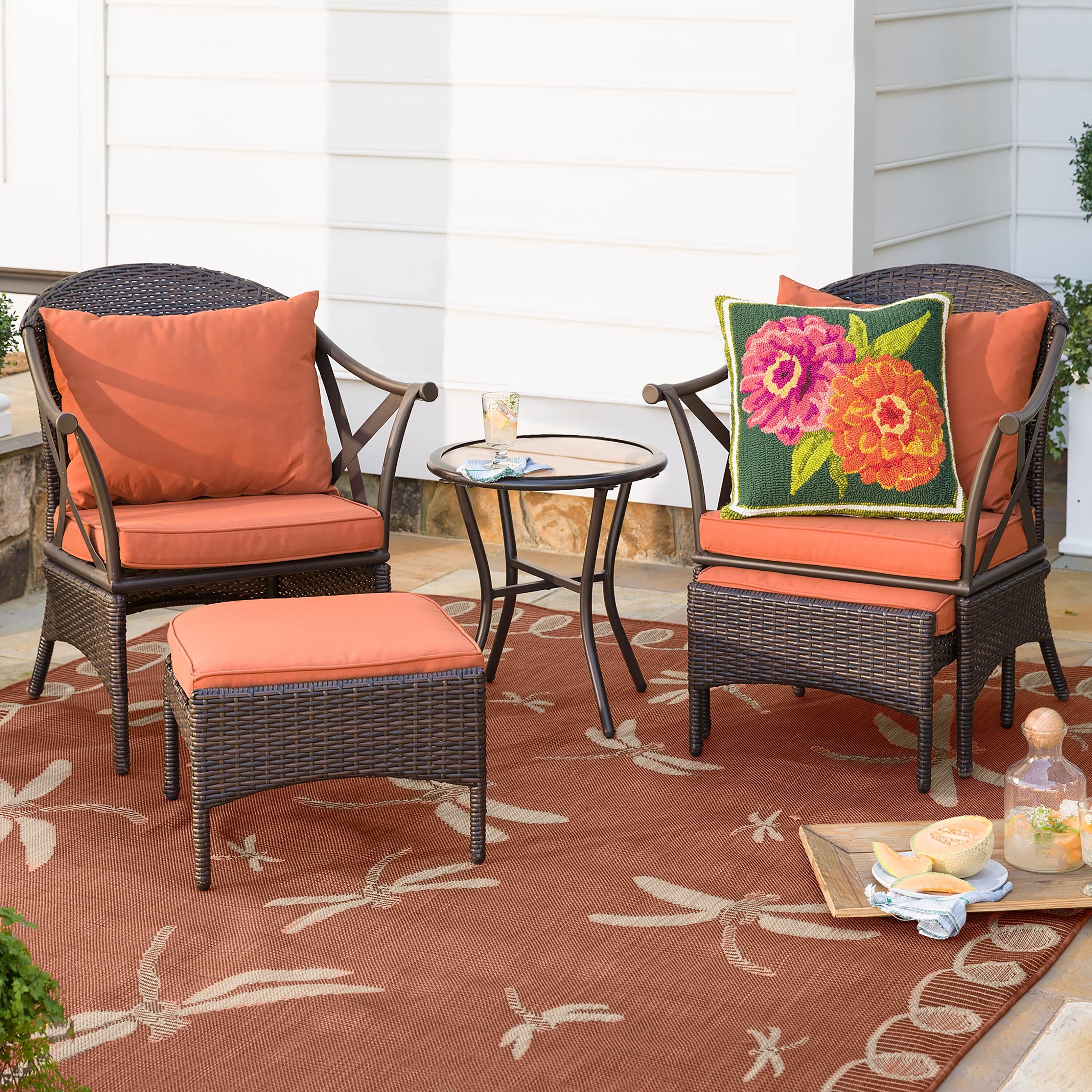 Indoor/Outdoor Double Zinnia Hooked Throw Pillow – Plow & Hearth
