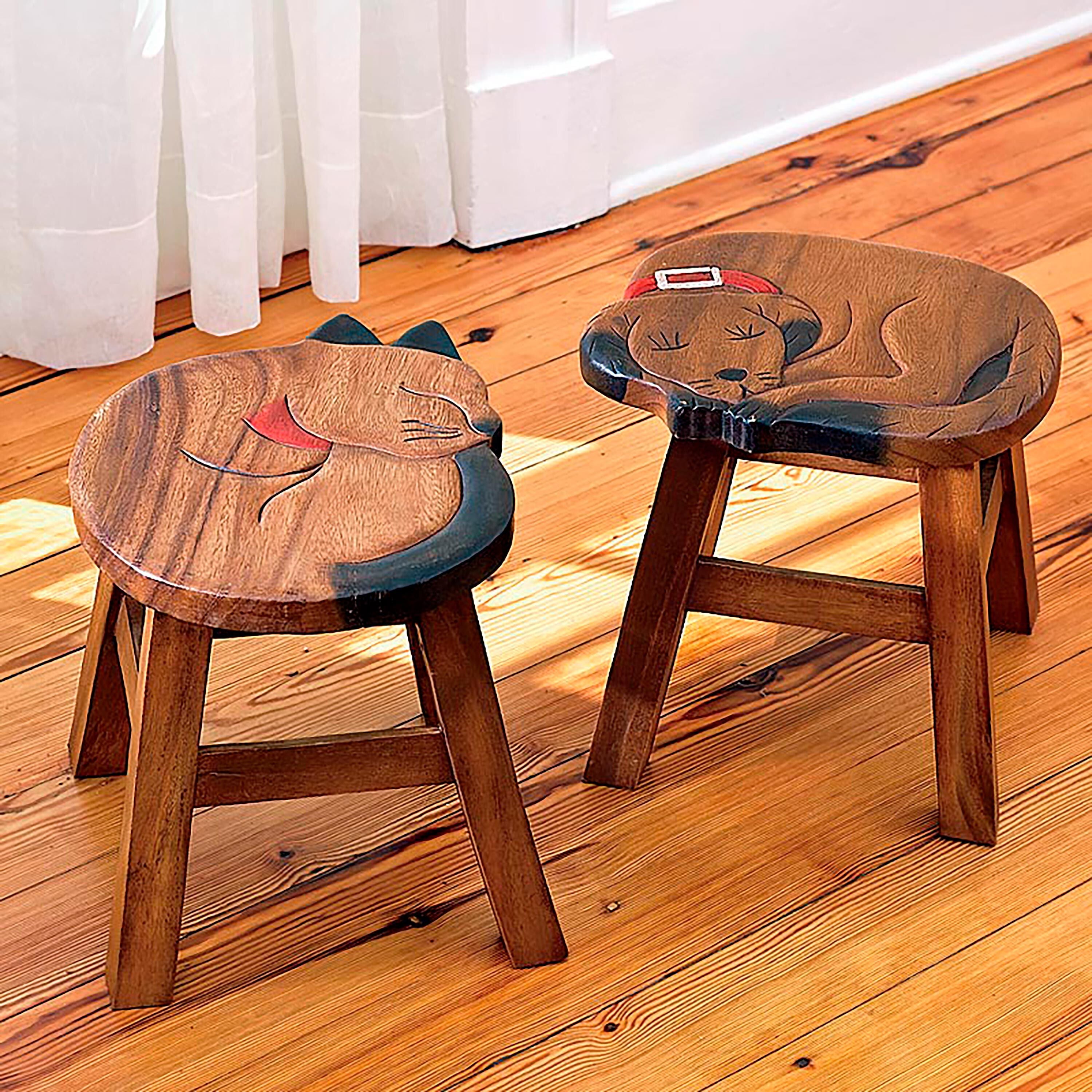 スイデコ　YWスツール DOG Dog or Cat Hand-carved Footstool | Plow & Hearth