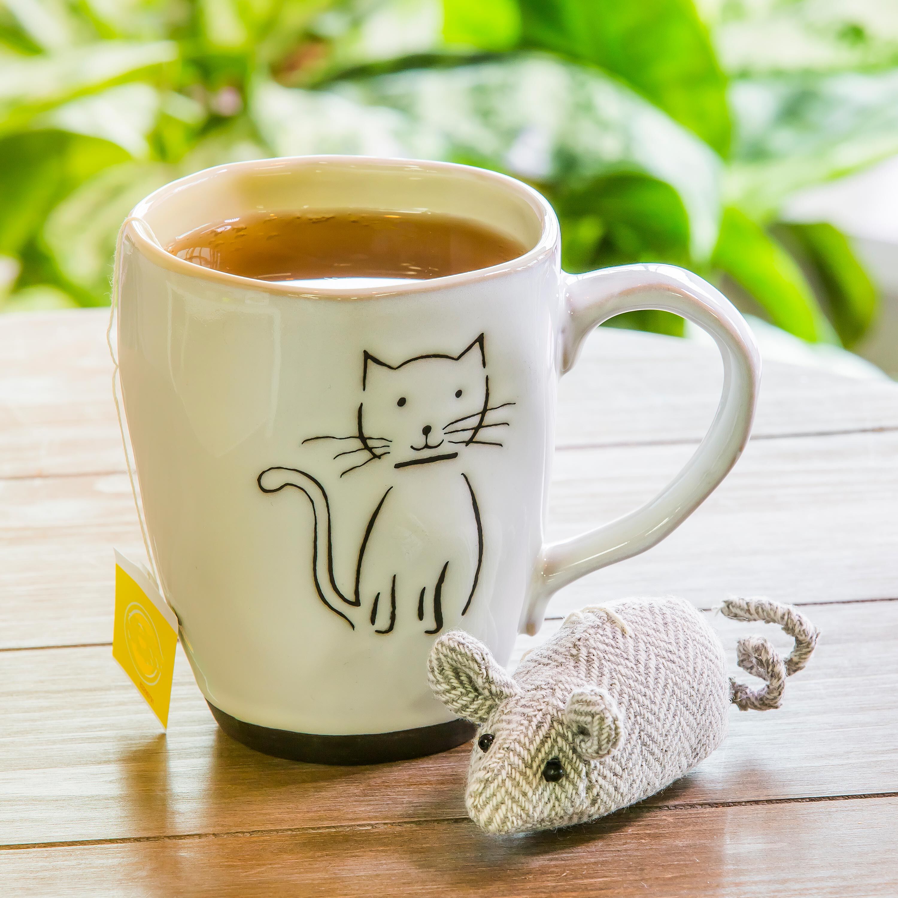 Pet Central Drinkware Gift Set Ceramic Cup and Mouse Toy, Pet Cat