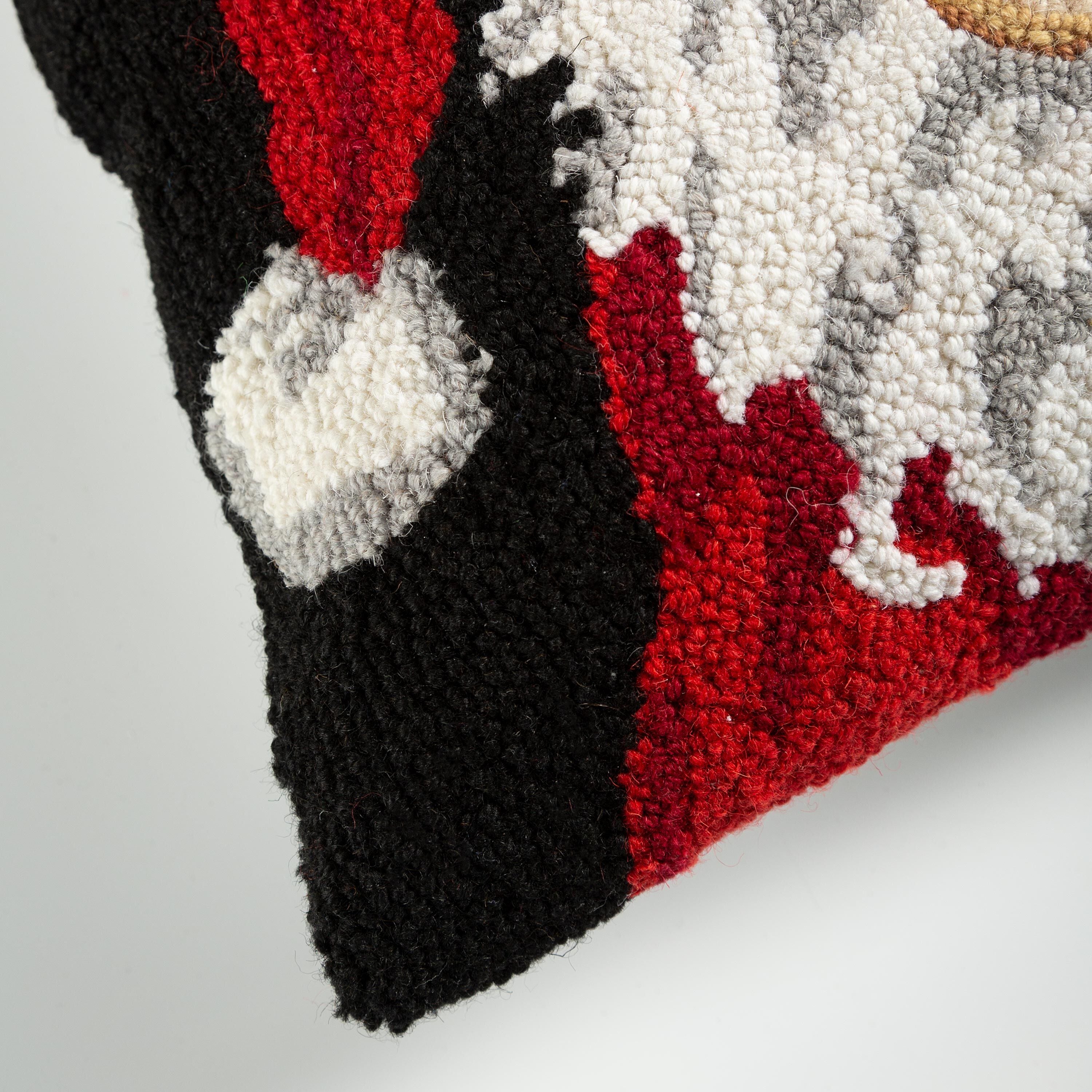 Plow & Hearth Golden Retriever Santa Throw Pillow - Thumbnail 3