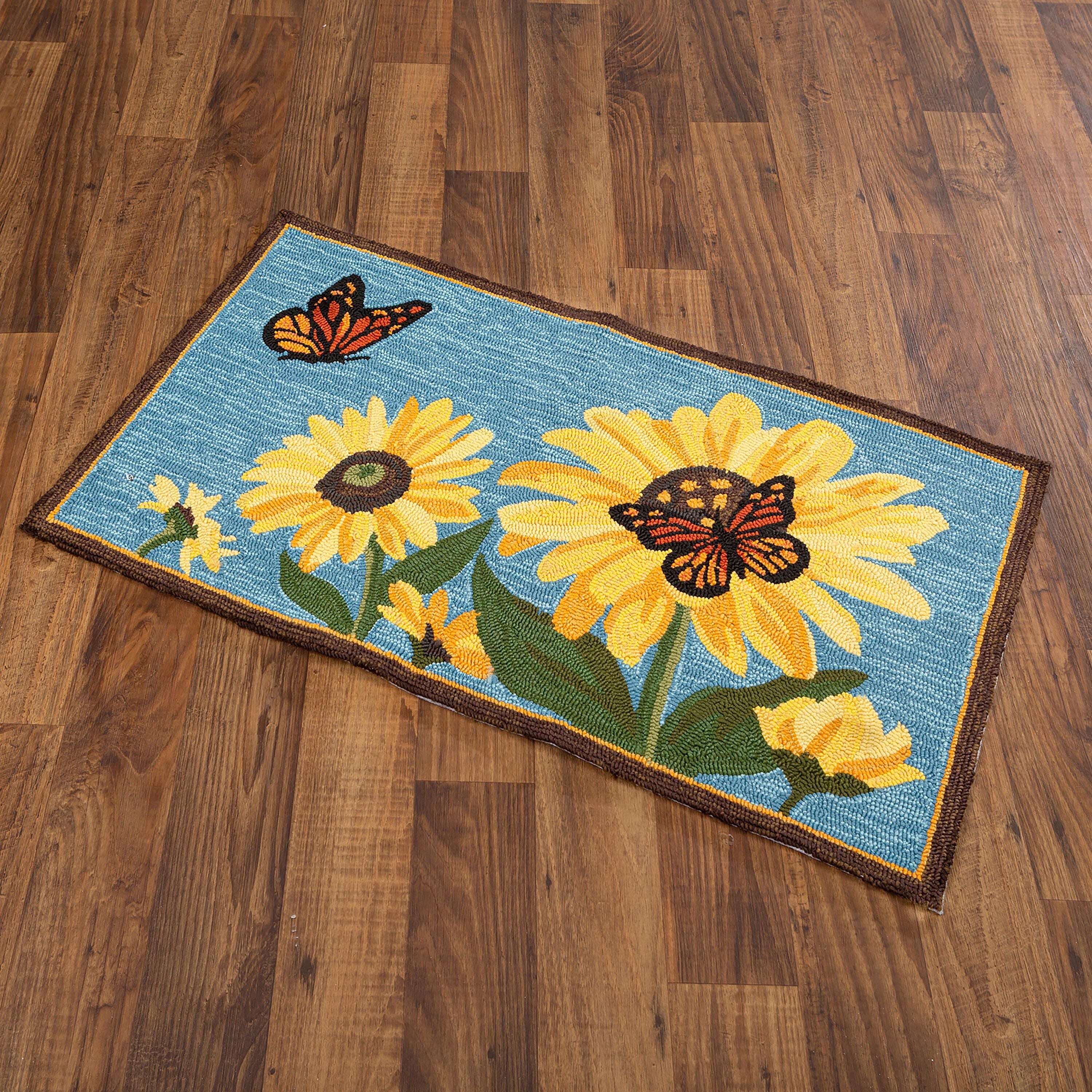 Indoor/Outdoor Sunflower and Butterfly Hooked Polypropylene Accent