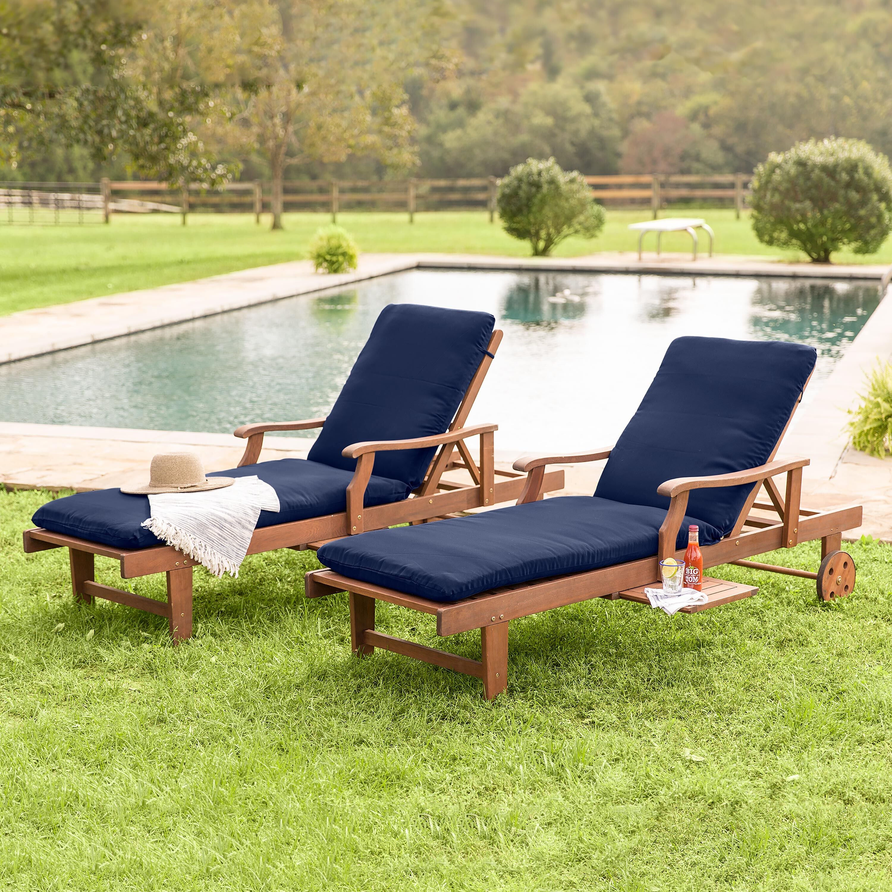Claremont Eucalyptus Outdoor Chaise Lounge | Plow & Hearth